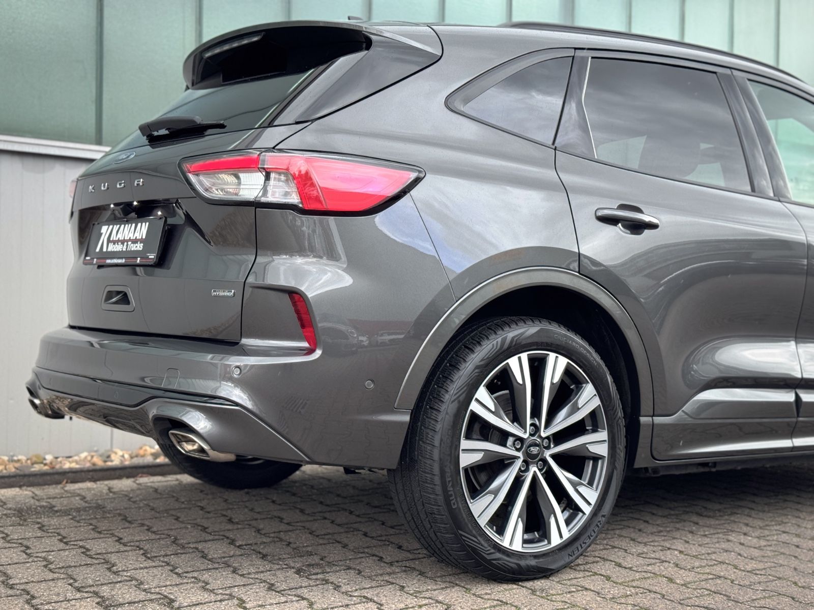 Fahrzeugabbildung Ford Kuga ST-Line X Plug-In Hybrid *NAVI|LED|CAM*