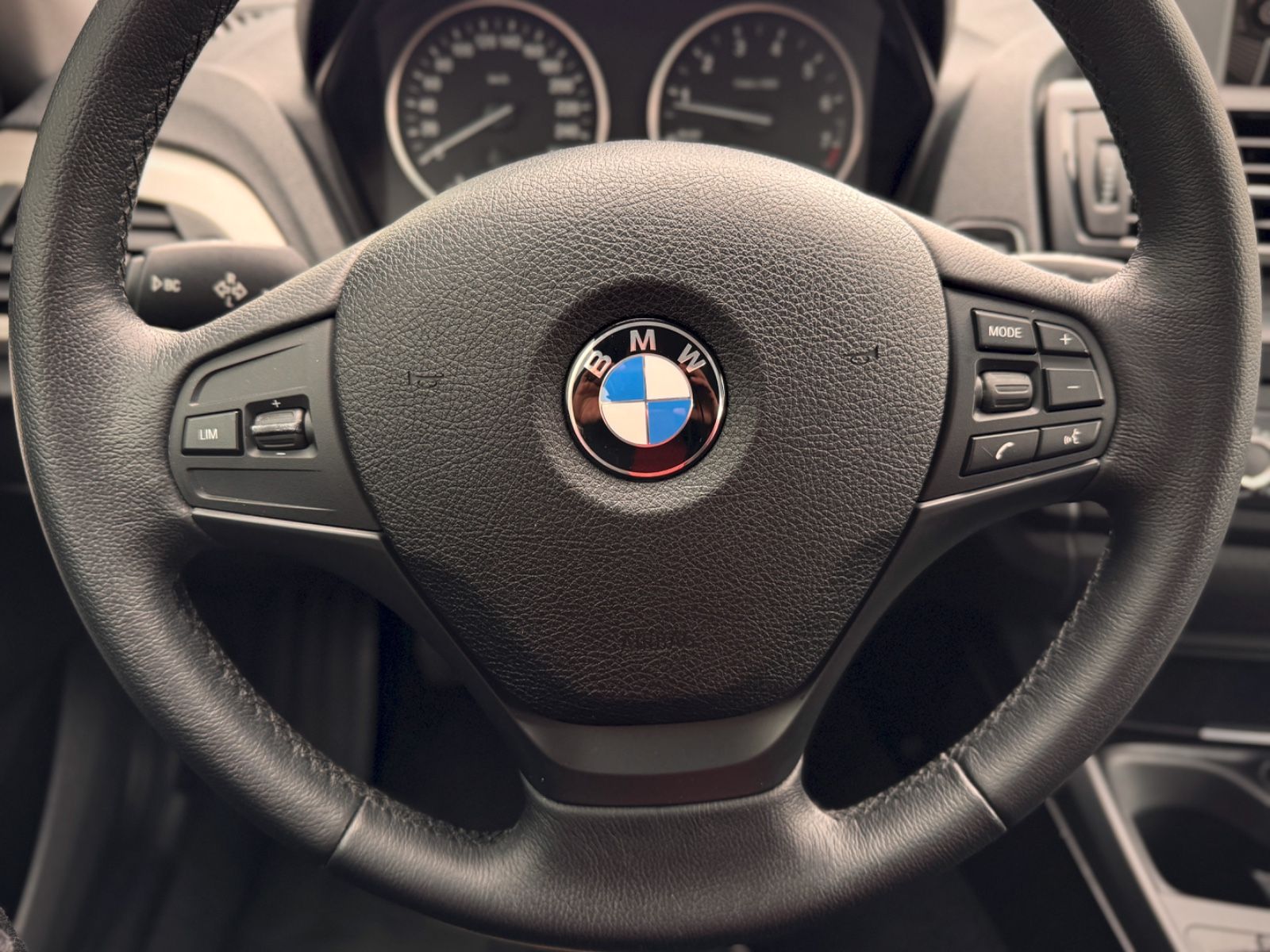 Fahrzeugabbildung BMW 114 i Advantage *KLIMA|PDC|SHZ|TEL*