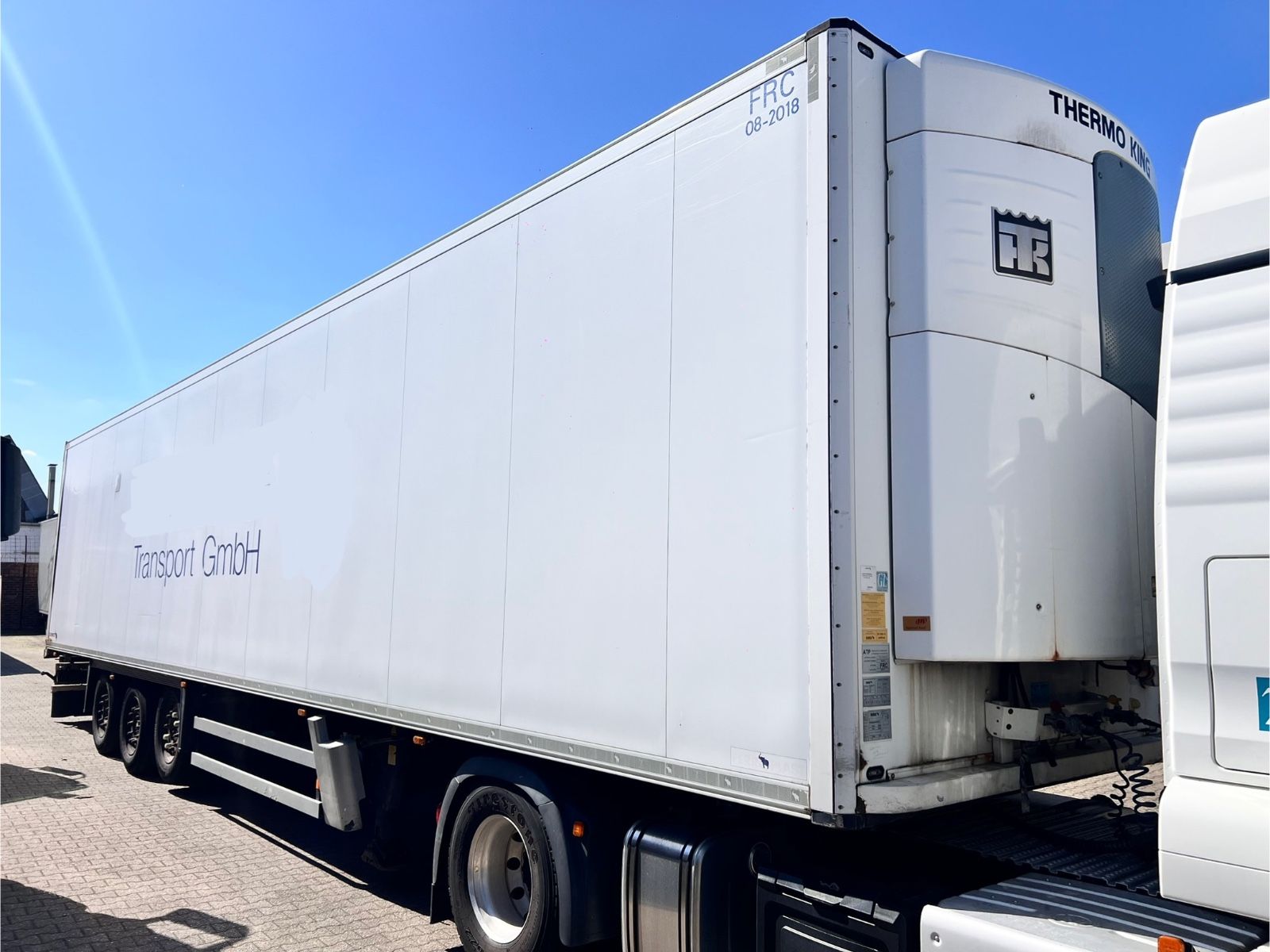 Fahrzeugabbildung Schmitz Cargobull SKO 24  Thermoking SLX300   Liftachse