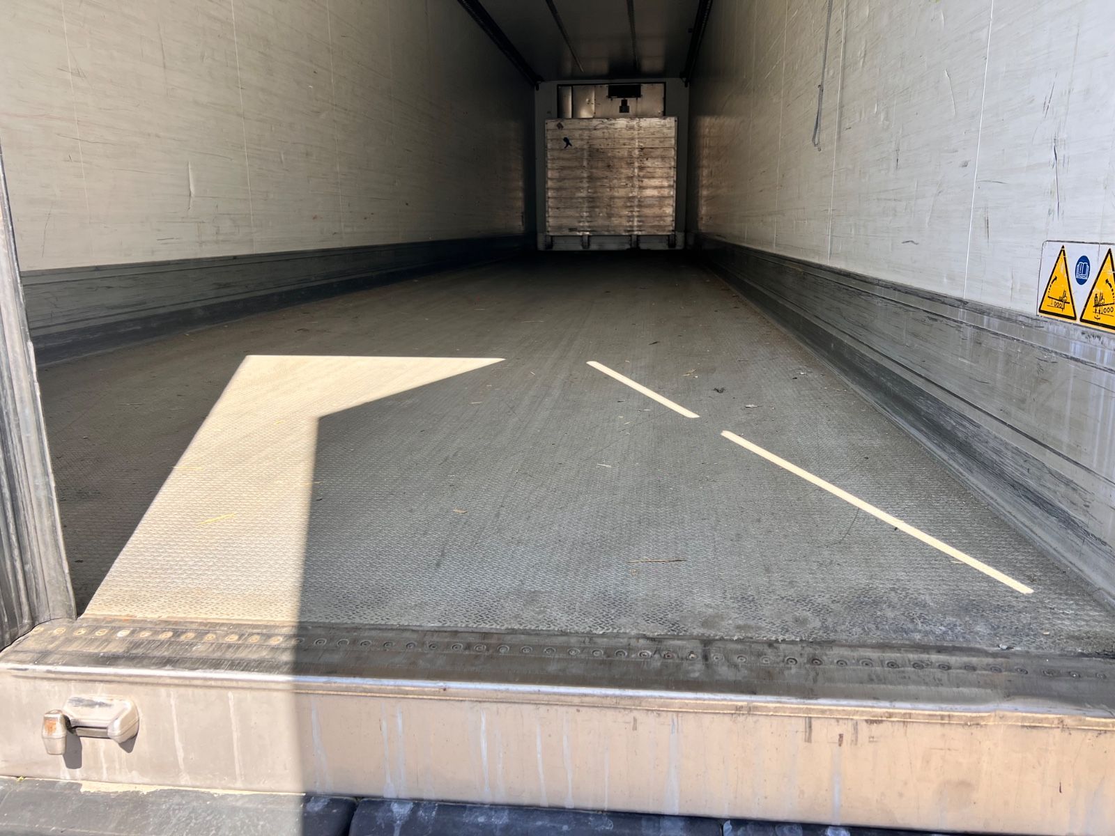 Fahrzeugabbildung Schmitz Cargobull SKO 24  Thermoking SLX300   Liftachse