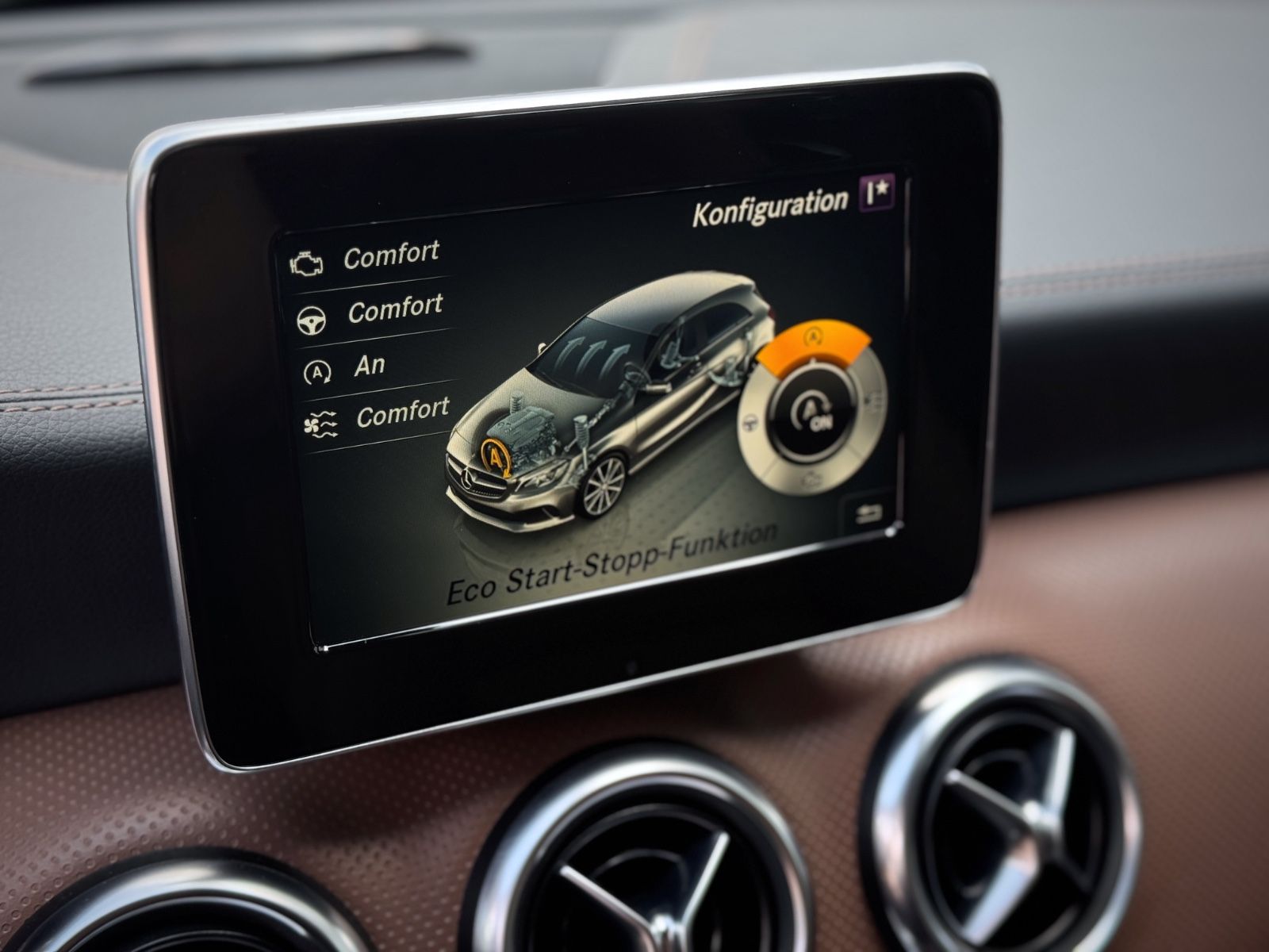 Fahrzeugabbildung Mercedes-Benz A 180 Score/Urban *NAVI|LEDER|MEMORY*