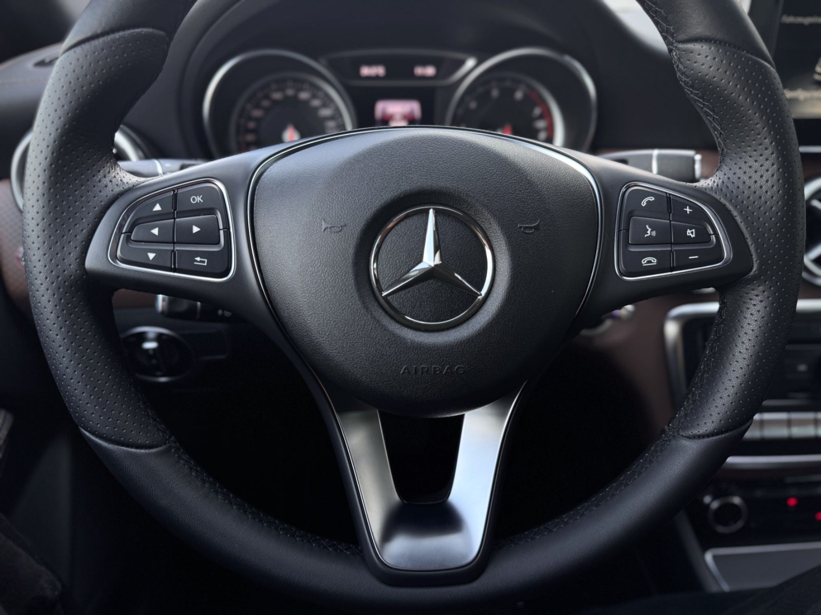 Fahrzeugabbildung Mercedes-Benz A 180 Score/Urban *NAVI|LEDER|MEMORY*