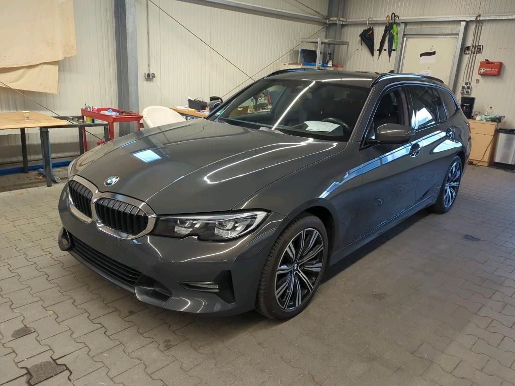 BMW 320 d Sport Line *HEAD-UP|NAVI|ASSIST