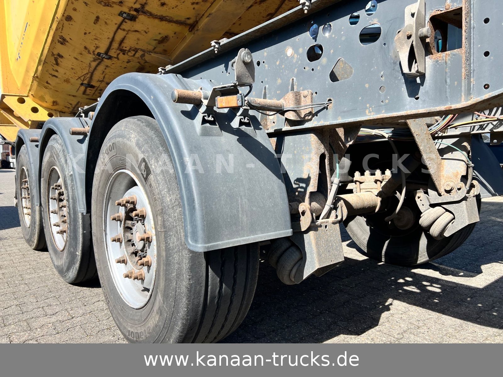 Fahrzeugabbildung Schmitz Cargobull SKI 24 SL7,2   Liftachse Leerg. 6.200 Kg  STEEL