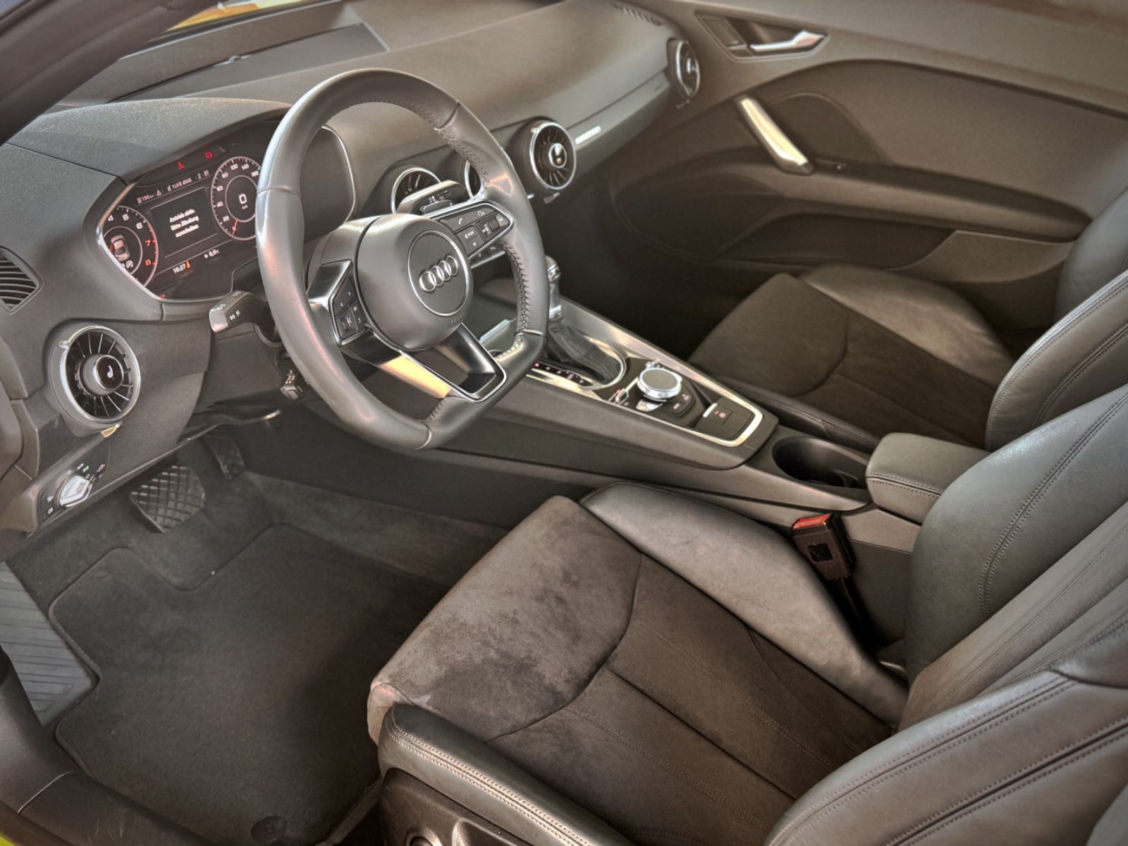 Fahrzeugabbildung Audi TT Coupe 40 TFSI S-Line *NAV|OPTIK-PAKET|19"ALU*