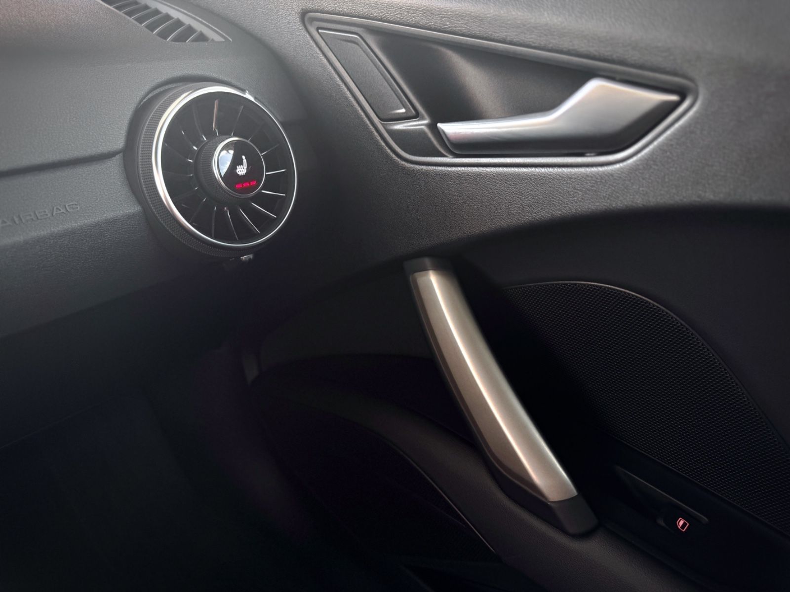 Fahrzeugabbildung Audi TT Coupe 40 TFSI S-Line *NAV|OPTIK-PAKET|19"ALU*