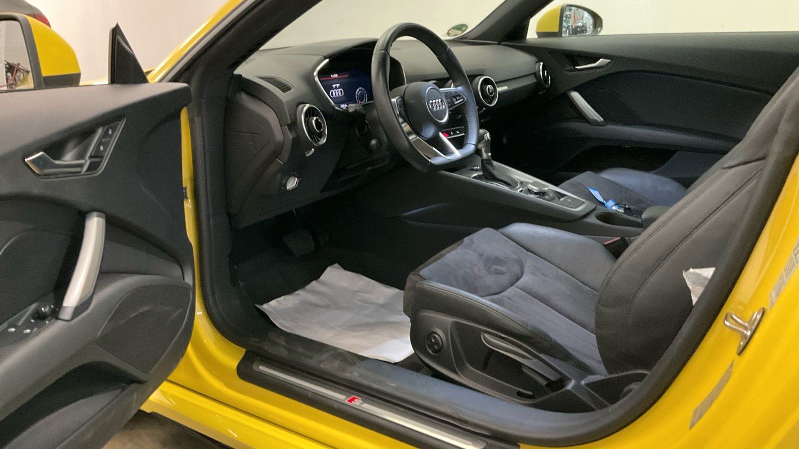 Fahrzeugabbildung Audi TT Coupe 40 TFSI S-Line *NAV|OPTIK-PAKET|18"ALU*