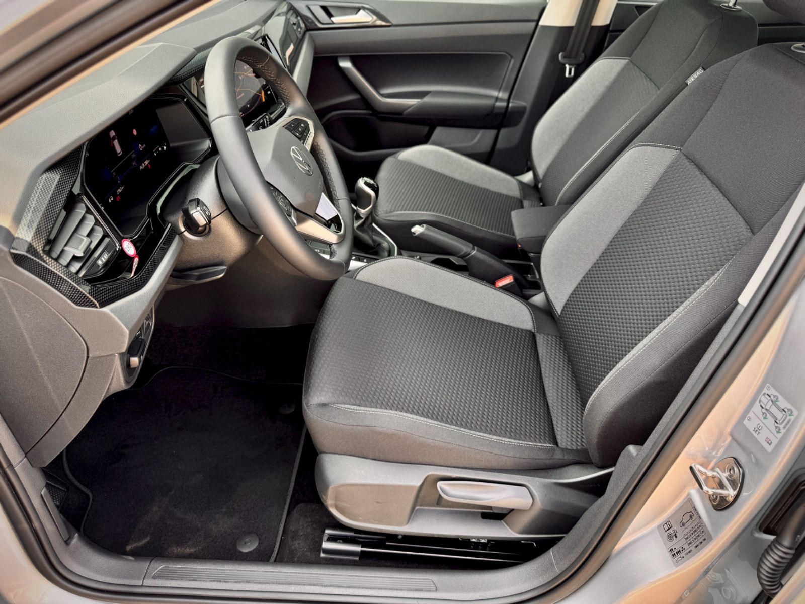 Fahrzeugabbildung Volkswagen Polo VI 1.0 TSI Life *IQ-DRIVE|ASSIST|NAVI|SHZ*