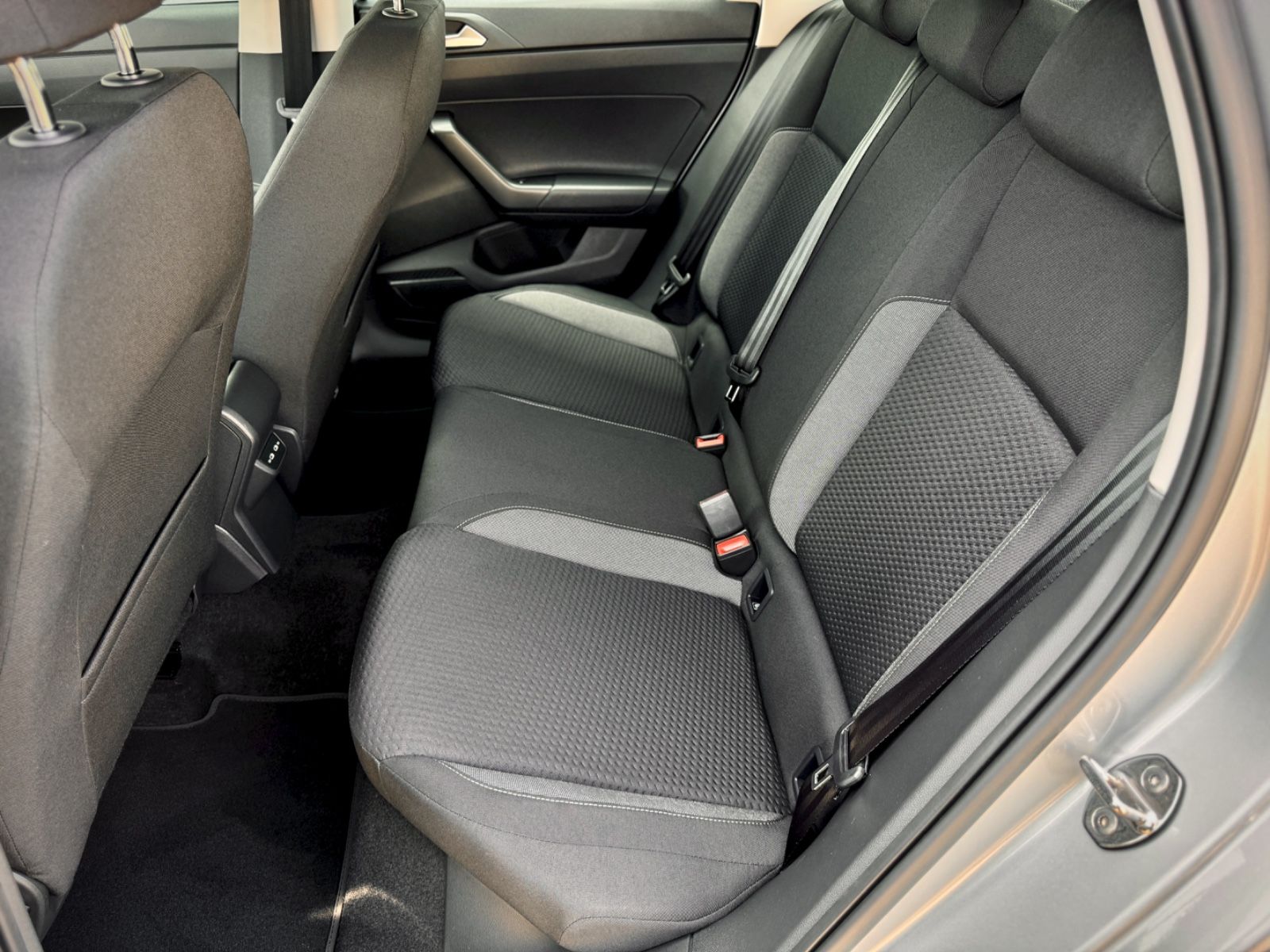 Fahrzeugabbildung Volkswagen Polo VI 1.0 TSI Life *IQ-DRIVE|ASSIST|NAVI|SHZ*