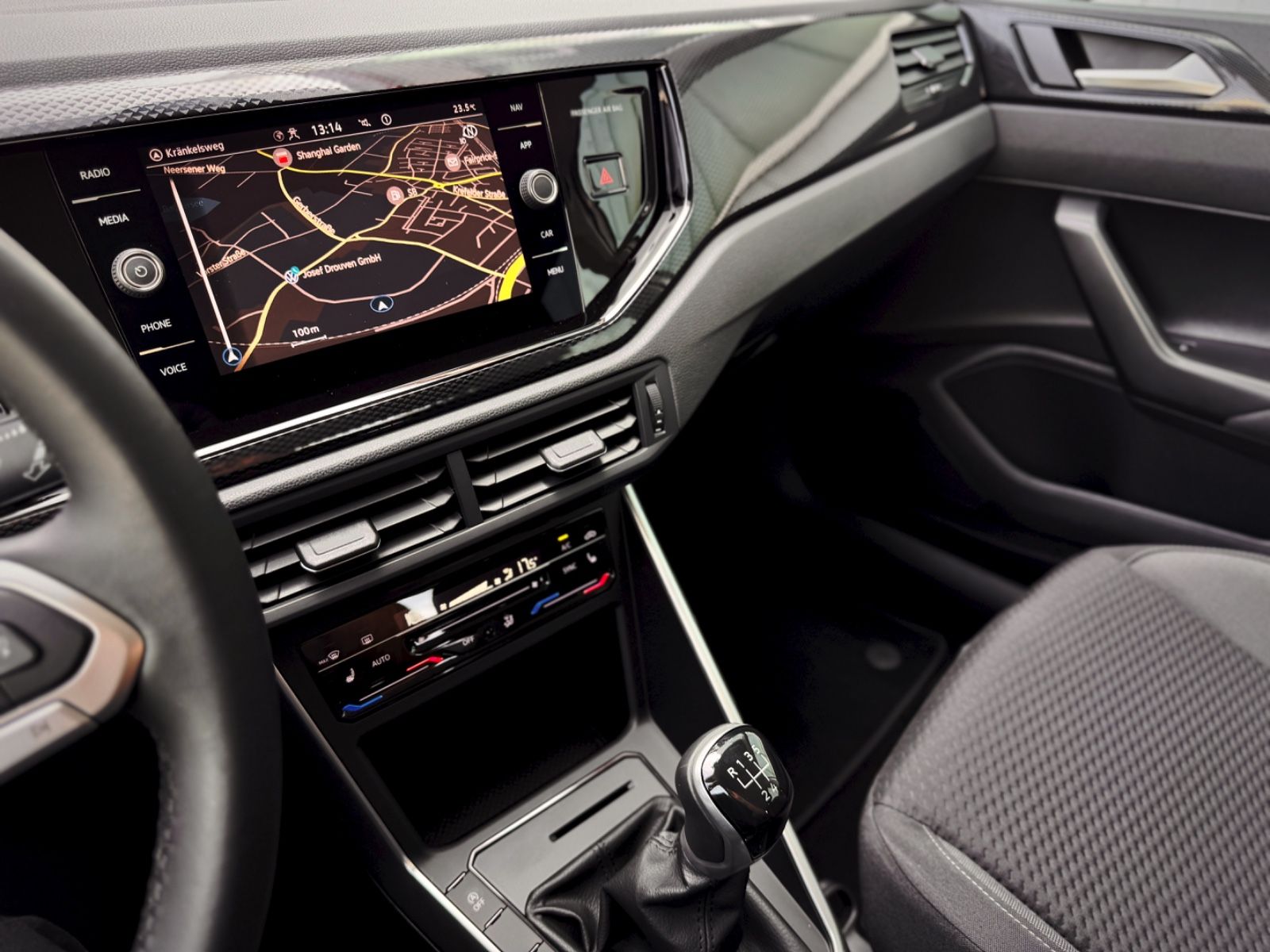 Fahrzeugabbildung Volkswagen Polo VI 1.0 TSI Life *IQ-DRIVE|ASSIST|NAVI|SHZ*