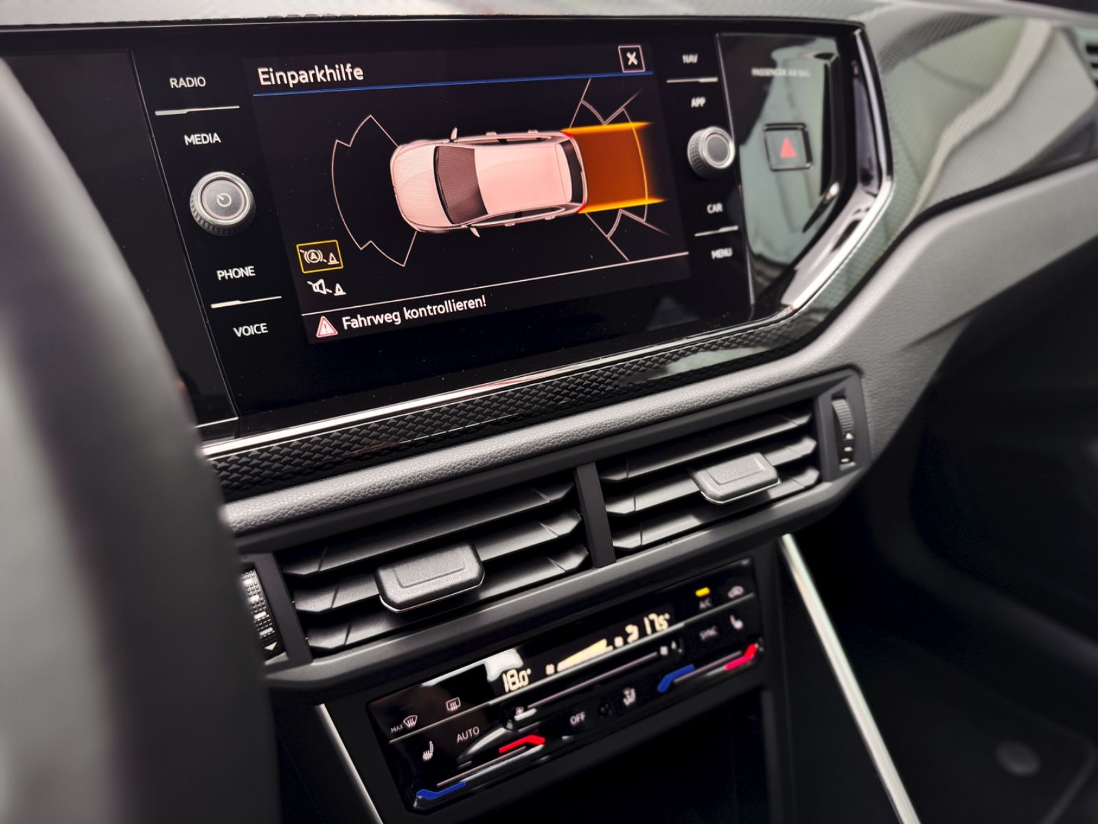 Fahrzeugabbildung Volkswagen Polo VI 1.0 TSI Life *IQ-DRIVE|ASSIST|NAVI|SHZ*