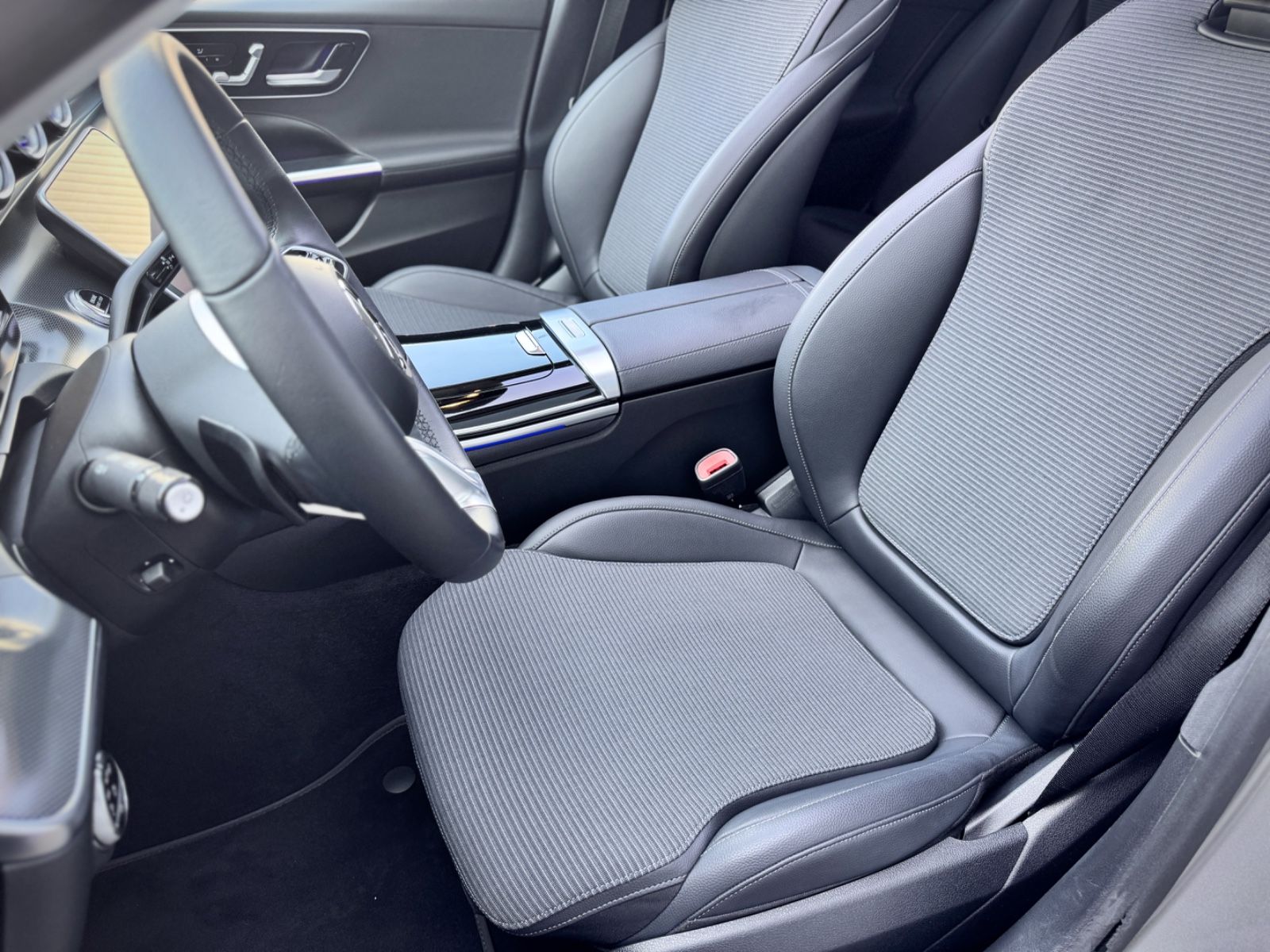 Fahrzeugabbildung Mercedes-Benz C 180 Avantgarde Business*GSHD|AMBIENTE|LED|CAM*