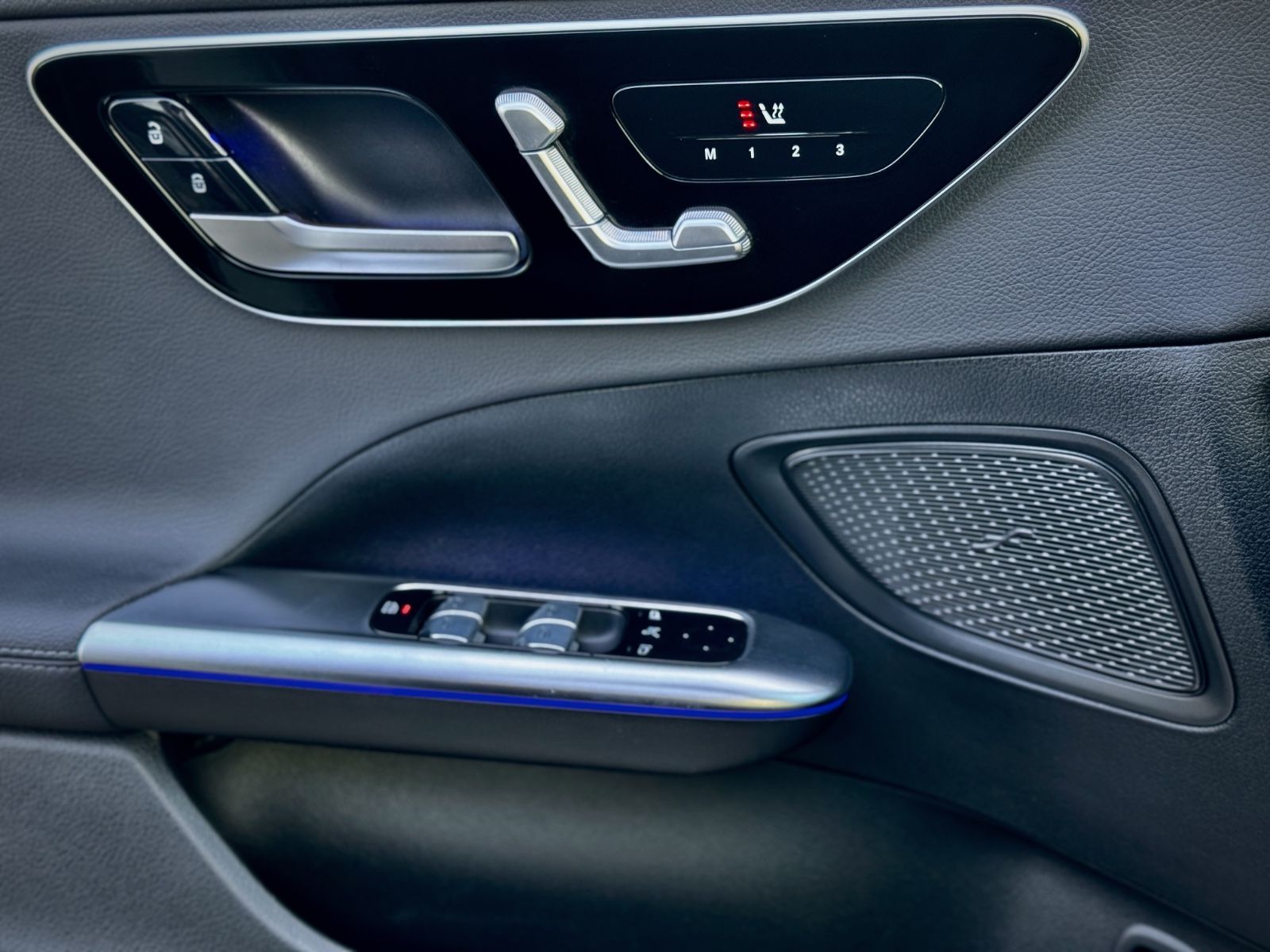 Fahrzeugabbildung Mercedes-Benz C 180 Avantgarde Business*GSHD|AMBIENTE|LED|CAM*