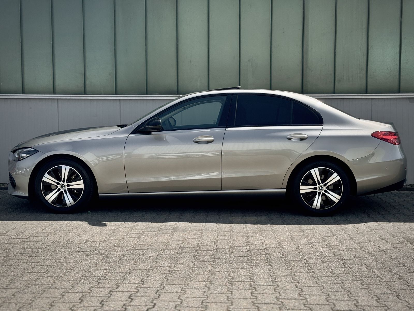 Fahrzeugabbildung Mercedes-Benz C 180 Avantgarde Business*GSHD|AMBIENTE|LED|CAM*