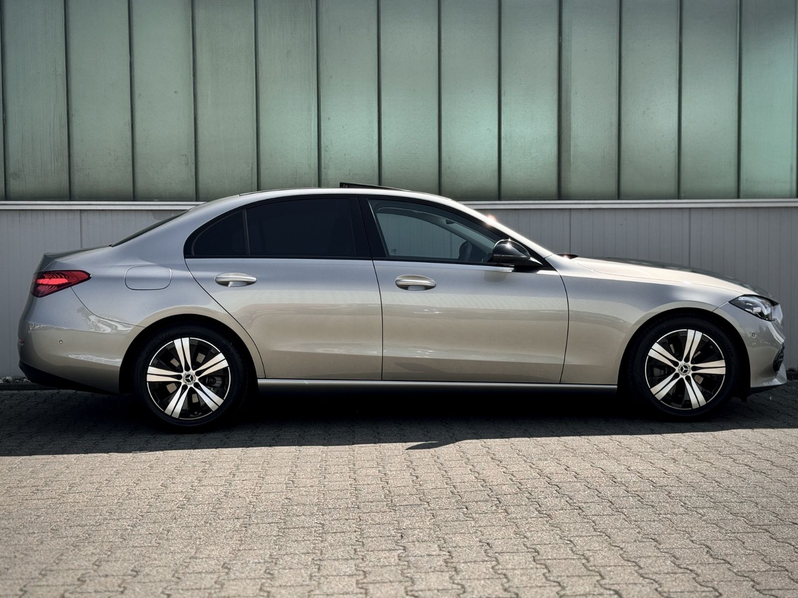 Fahrzeugabbildung Mercedes-Benz C 180 Avantgarde Business*GSHD|AMBIENTE|LED|CAM*