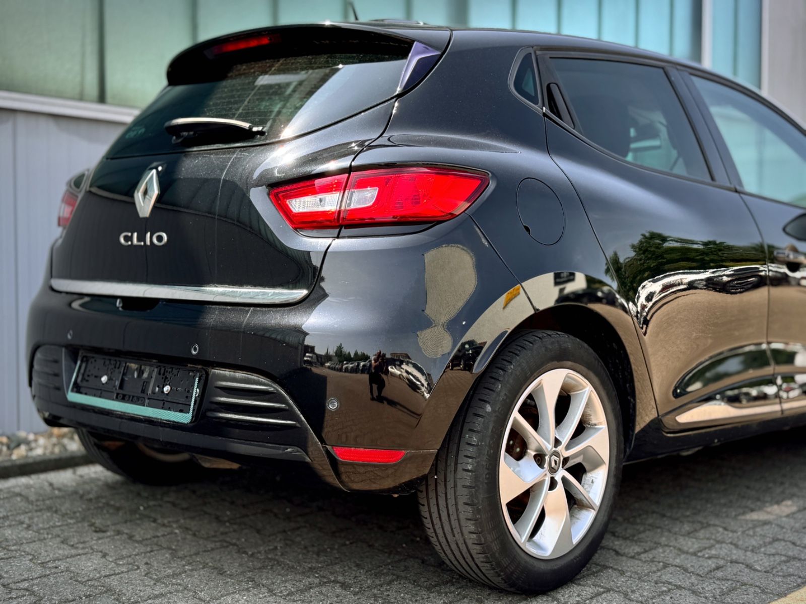 Fahrzeugabbildung Renault Clio IV  1.2 Limited *NAVI|TEL|PDC|KLIMA*