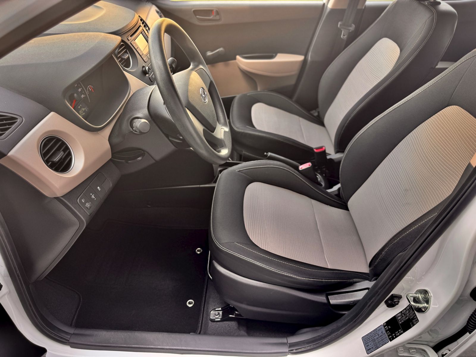 Fahrzeugabbildung Hyundai i10 Classic *KLIMA|USB|ISOFIX*