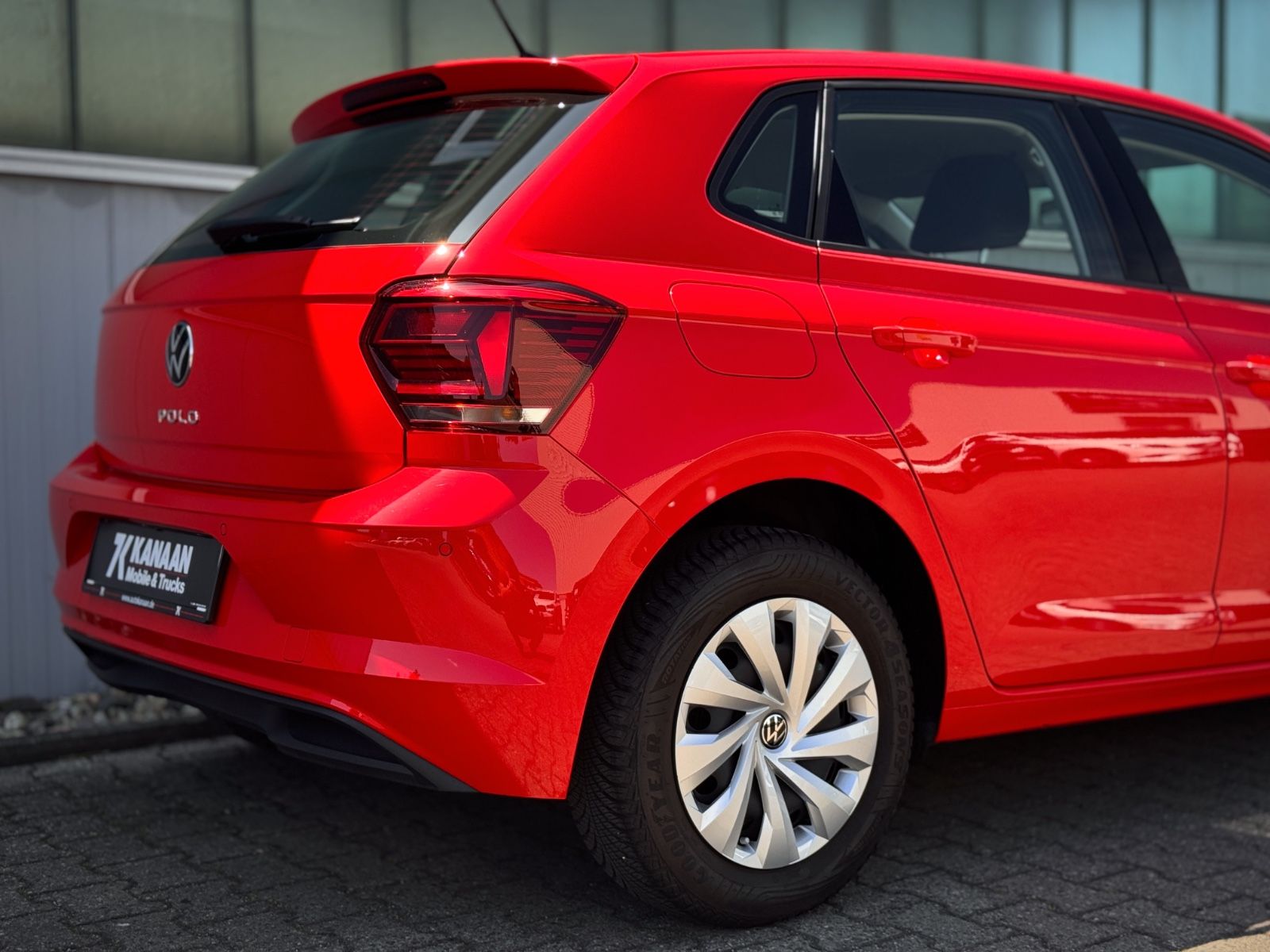 Fahrzeugabbildung Volkswagen Polo VI 1.0 TSI Comfortline*NAV|PDC|DAB|WENIG KM
