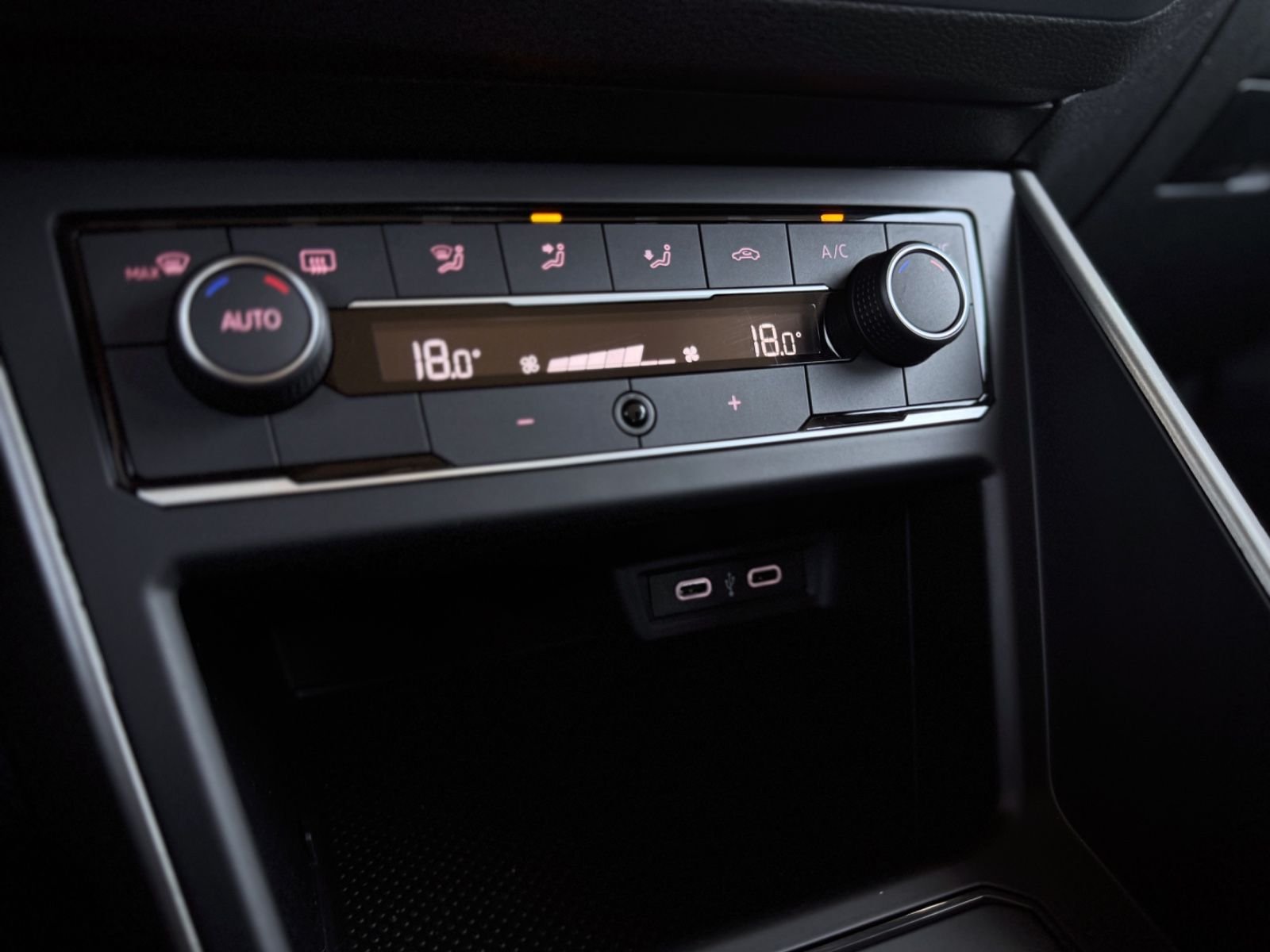 Fahrzeugabbildung Volkswagen Polo VI 1.0 TSI Comfortline*NAV|PDC|DAB|WENIG KM