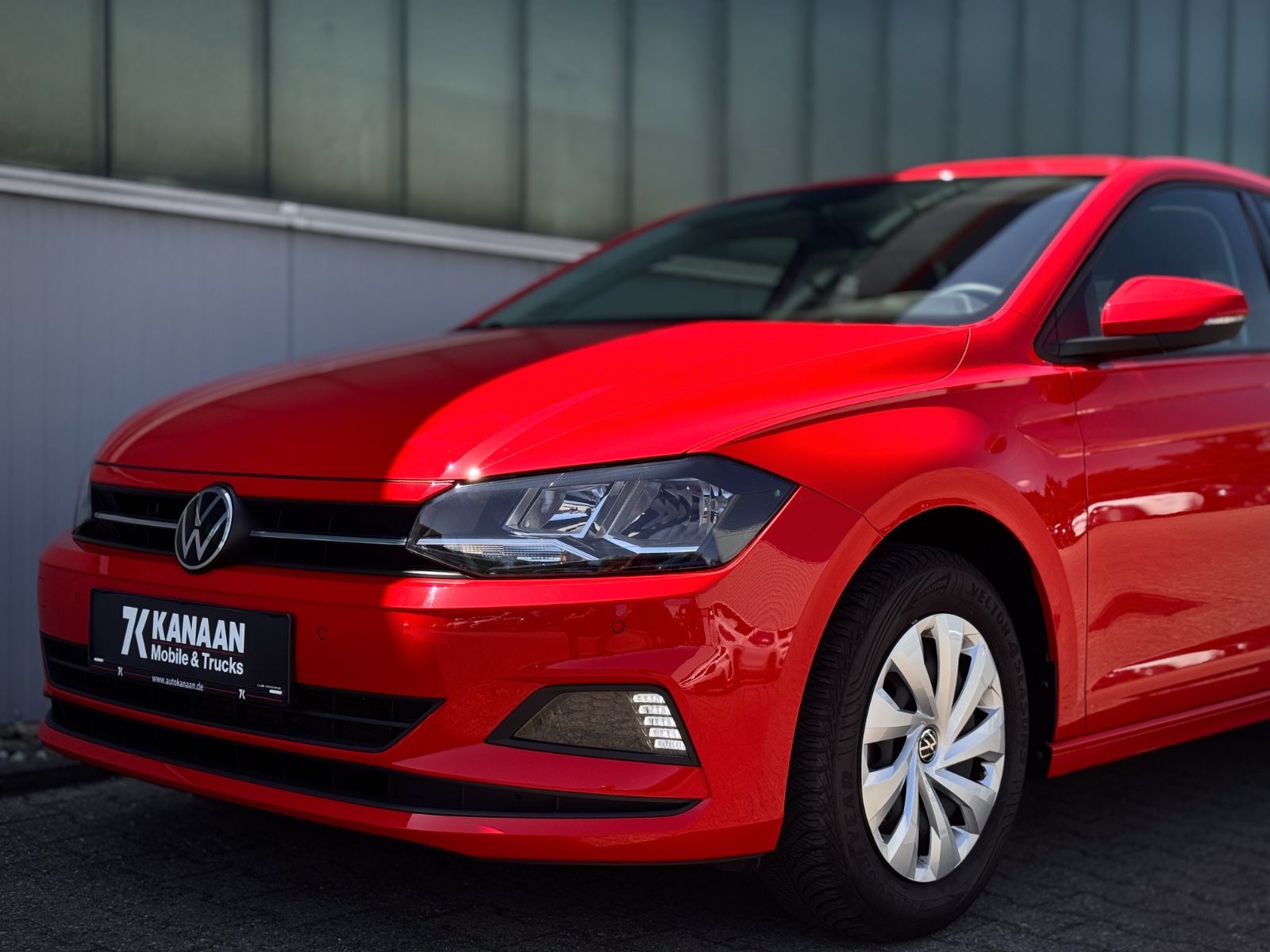 Fahrzeugabbildung Volkswagen Polo VI 1.0 TSI Comfortline*NAV|PDC|DAB|WENIG KM