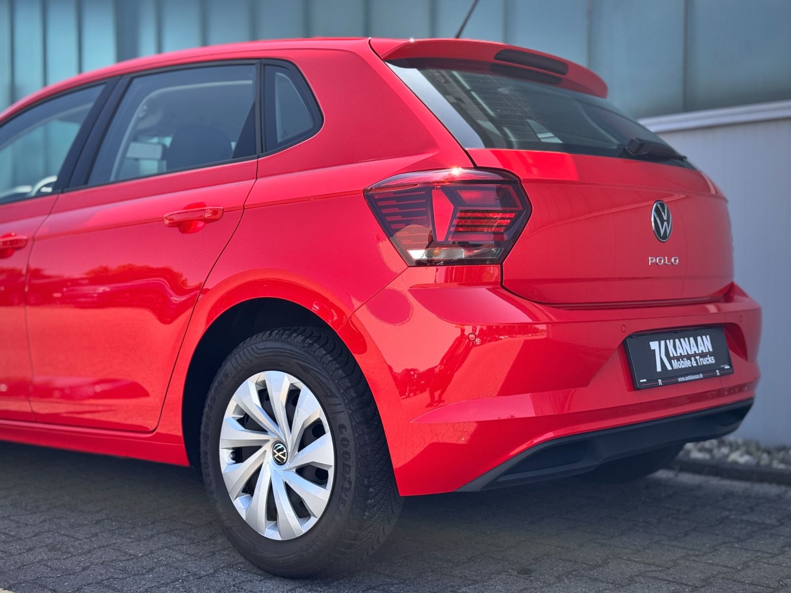 Fahrzeugabbildung Volkswagen Polo VI 1.0 TSI Comfortline*NAV|PDC|DAB|WENIG KM