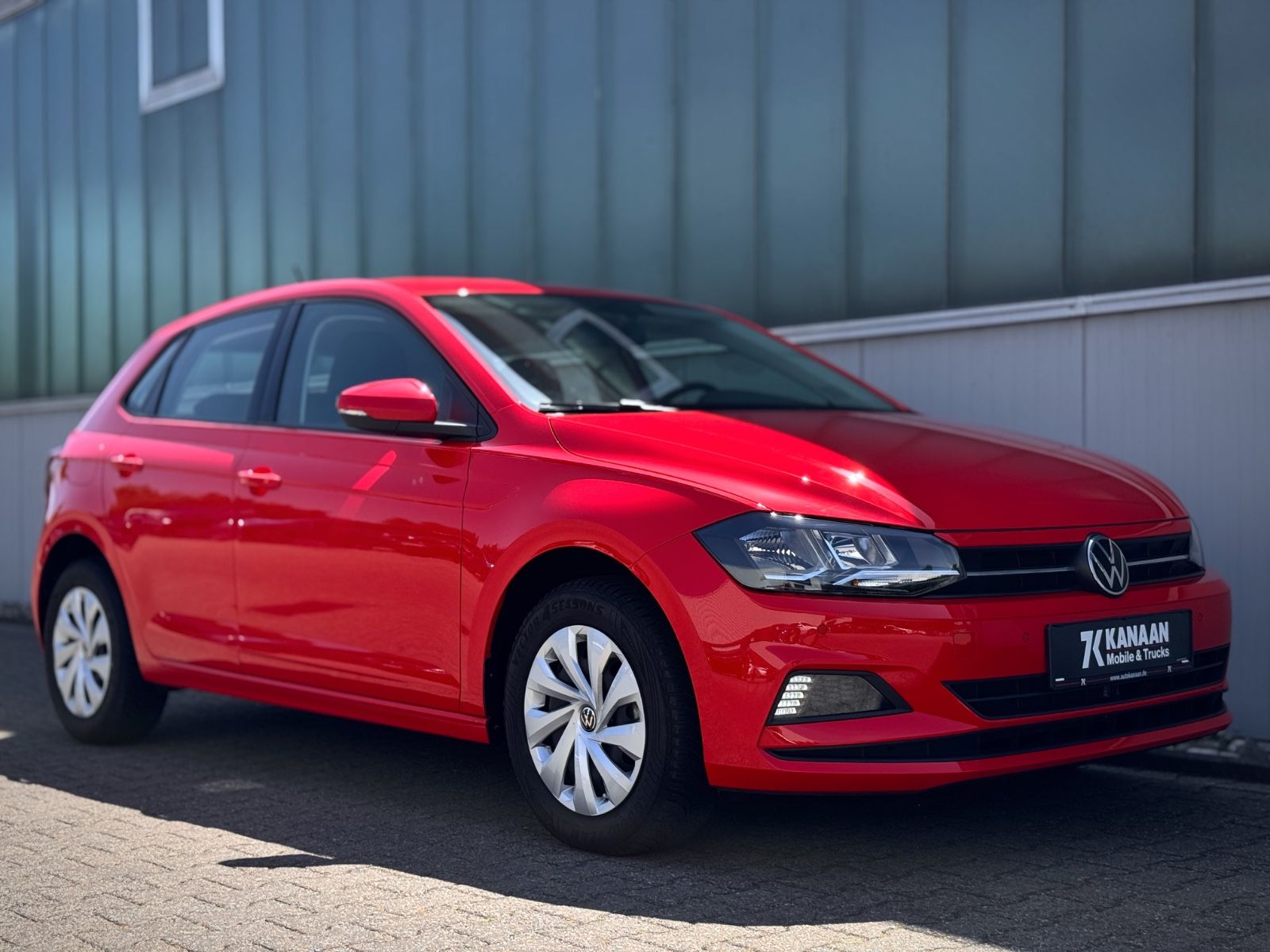 Fahrzeugabbildung Volkswagen Polo VI 1.0 TSI Comfortline*NAV|PDC|DAB|WENIG KM