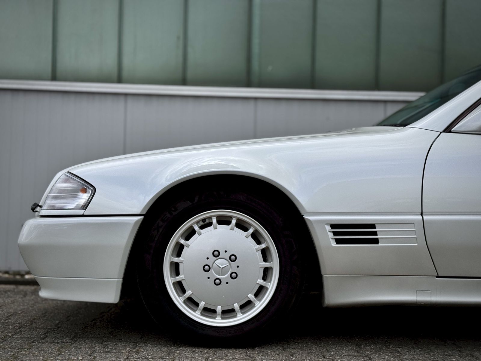 Fahrzeugabbildung Mercedes-Benz SL 300 Roadster *AUTOMATIK|KLIMA|LEDER*