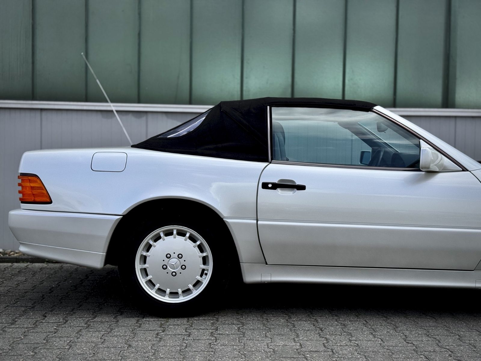Fahrzeugabbildung Mercedes-Benz SL 300 Roadster *AUTOMATIK|KLIMA|LEDER*