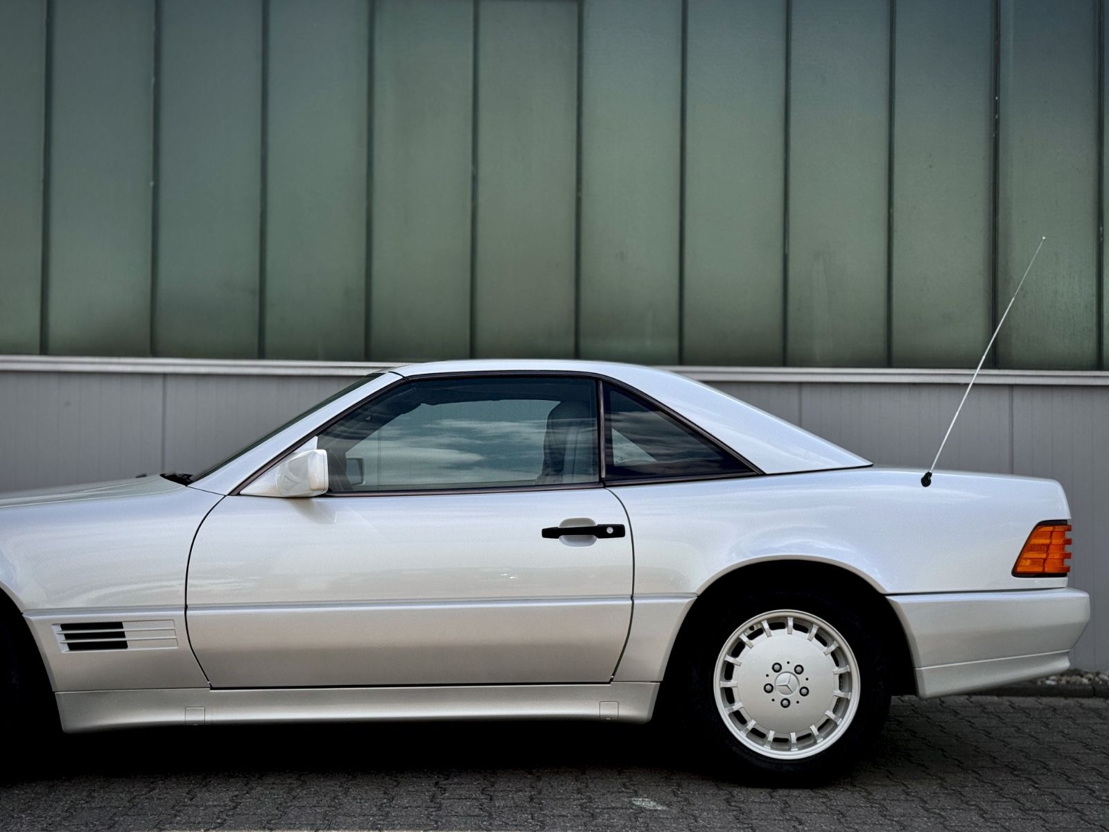 Fahrzeugabbildung Mercedes-Benz SL 300 Roadster *AUTOMATIK|KLIMA|LEDER*