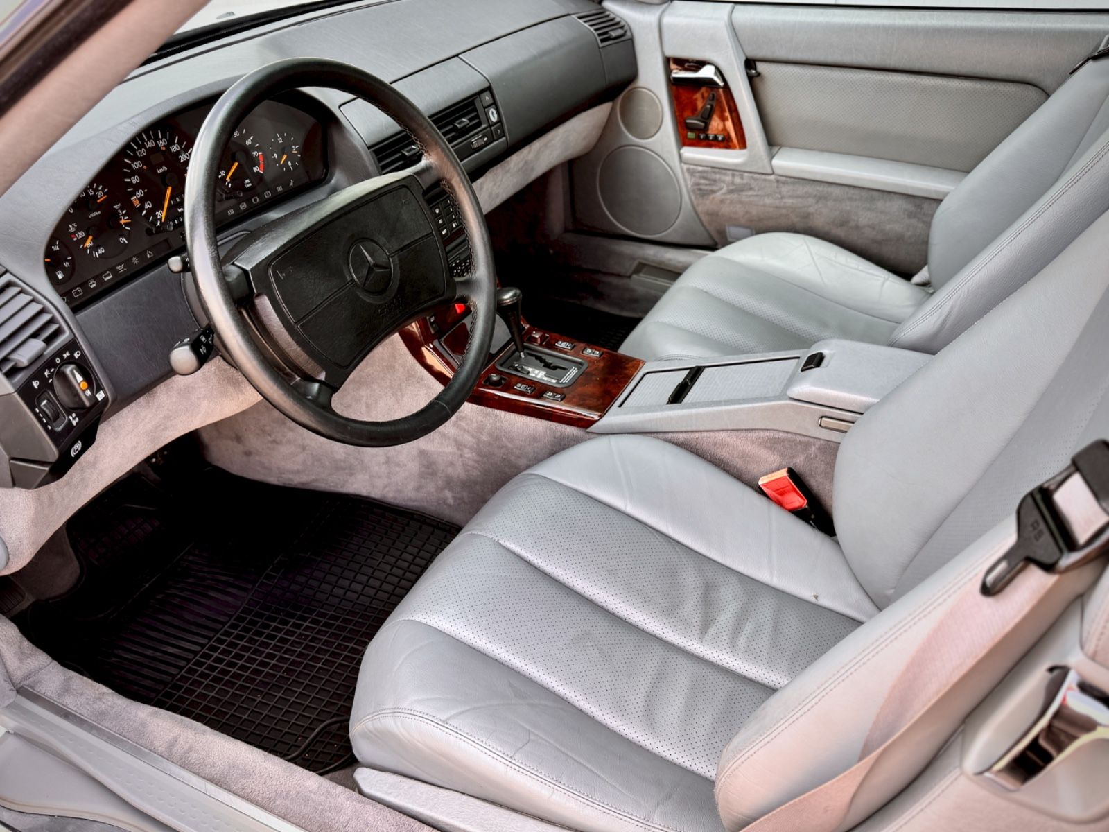 Fahrzeugabbildung Mercedes-Benz SL 300 Roadster *AUTOMATIK|KLIMA|LEDER*