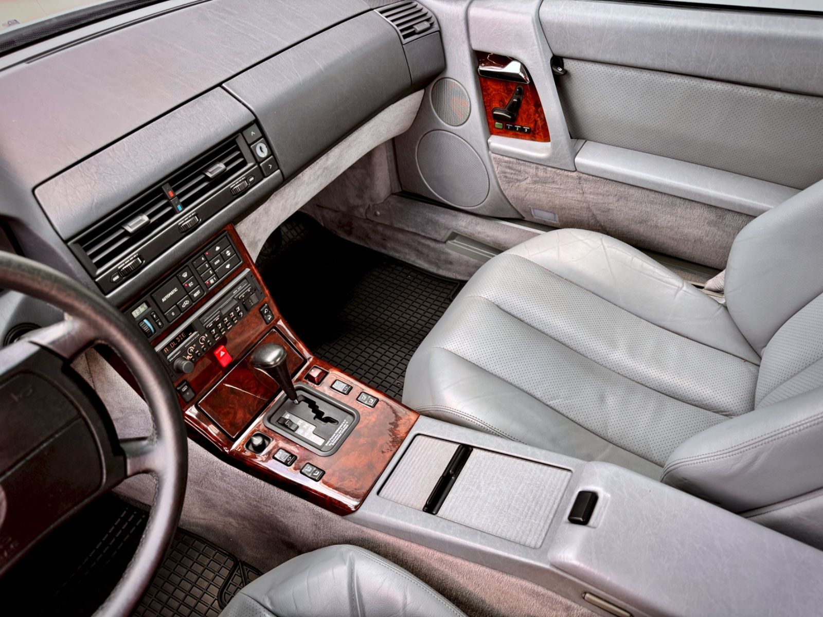 Fahrzeugabbildung Mercedes-Benz SL 300 Roadster *AUTOMATIK|KLIMA|LEDER*