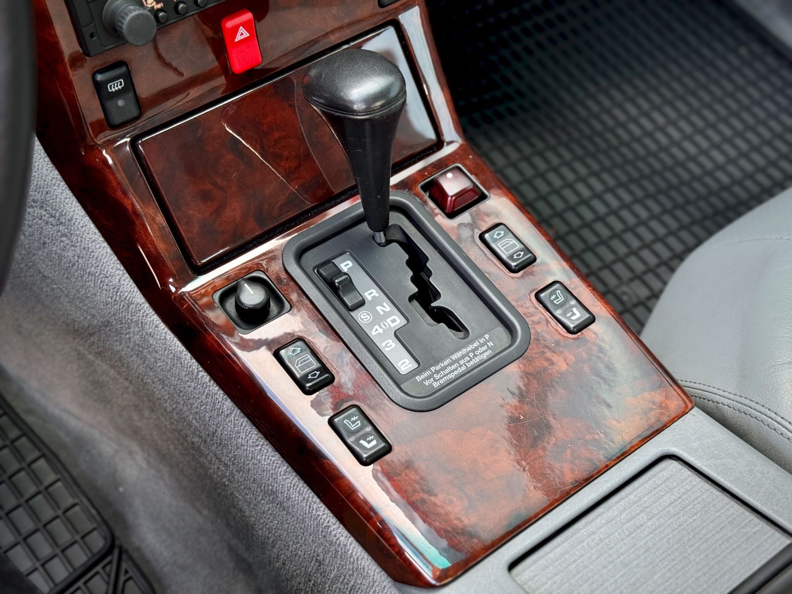Fahrzeugabbildung Mercedes-Benz SL 300 Roadster *AUTOMATIK|KLIMA|LEDER*