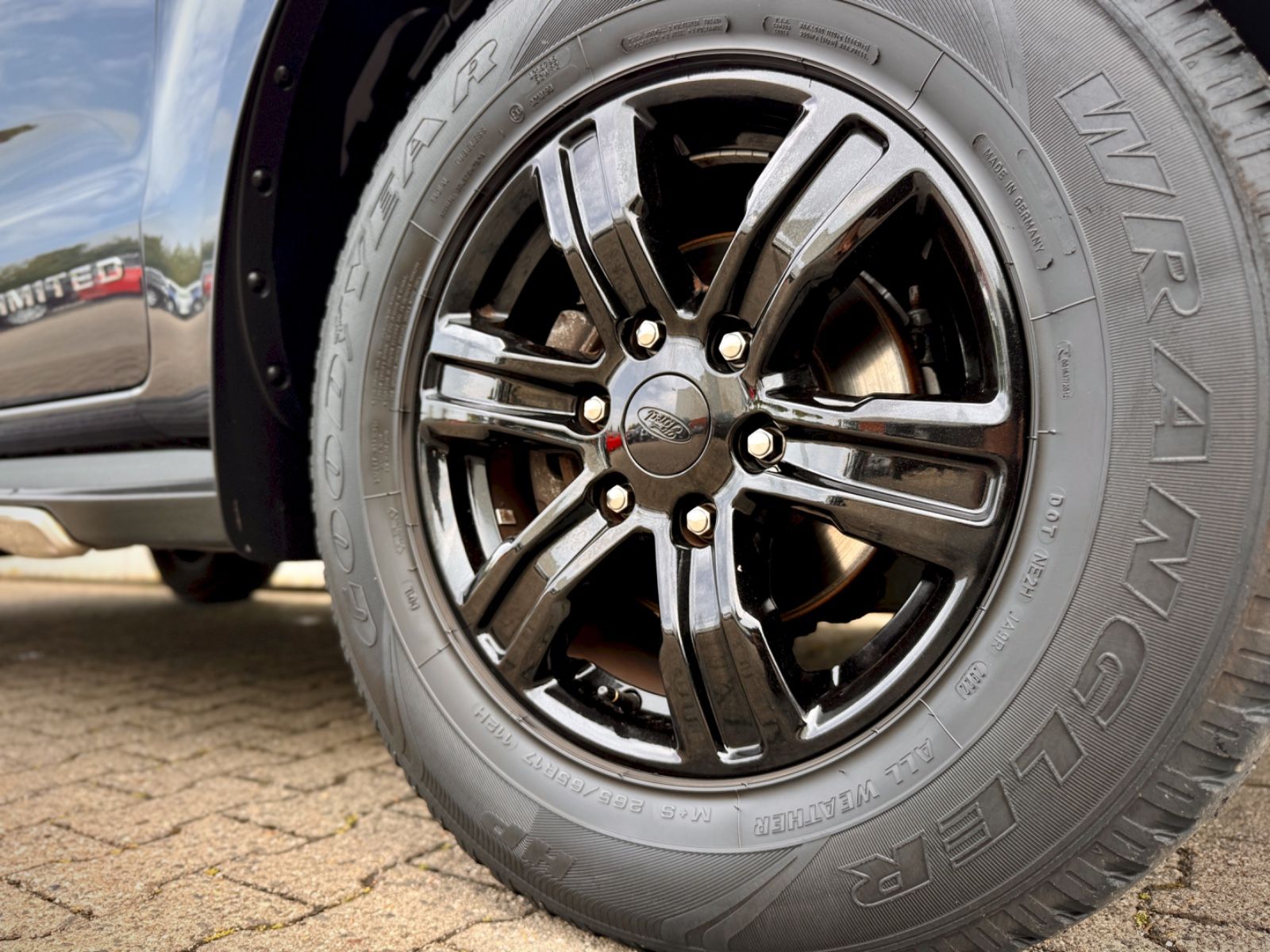 Fahrzeugabbildung Ford Ranger 2.0 TDCI Limited Doppelkabine 4x4