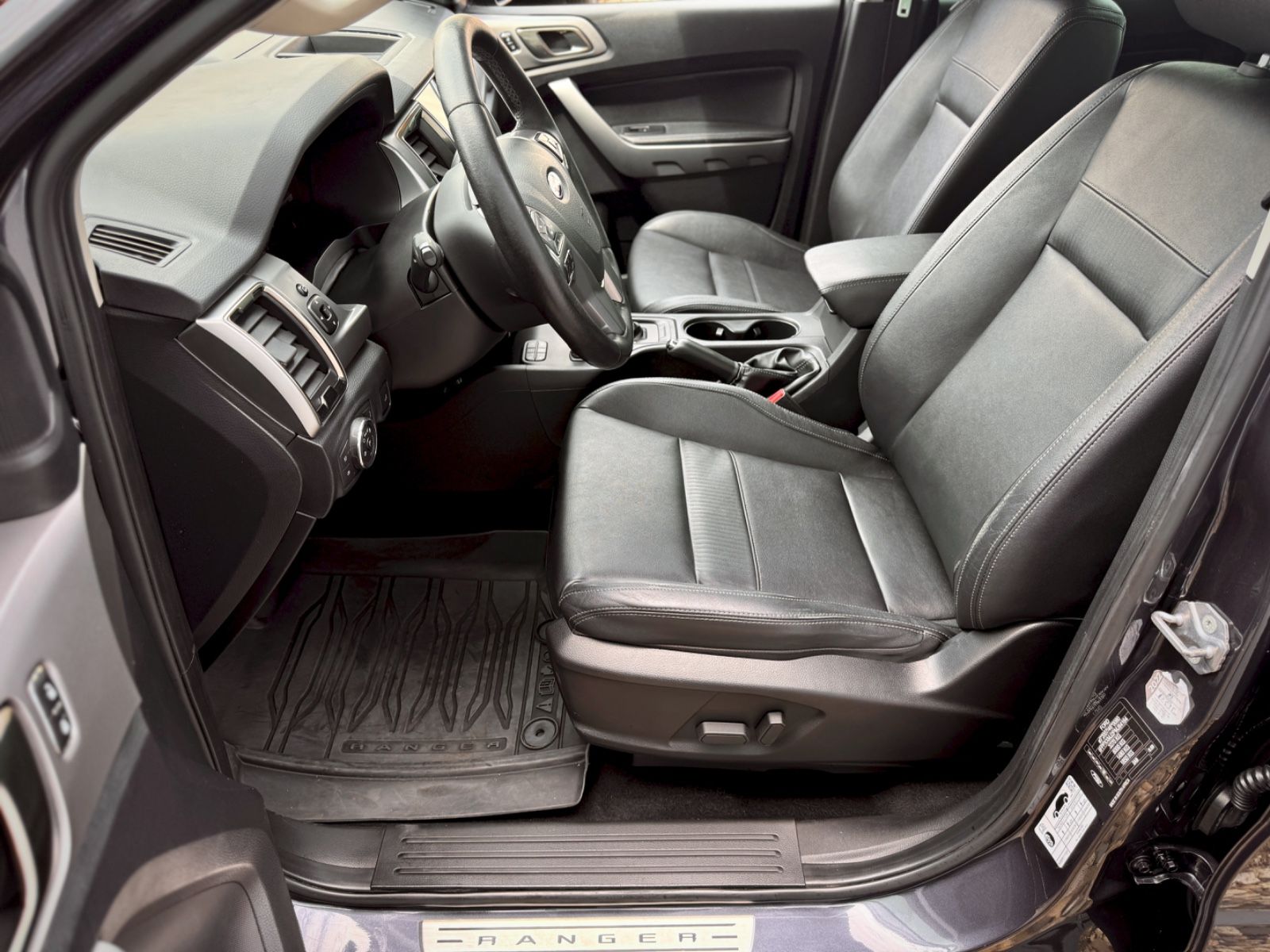 Fahrzeugabbildung Ford Ranger 2.0 TDCI Limited Doppelkabine 4x4