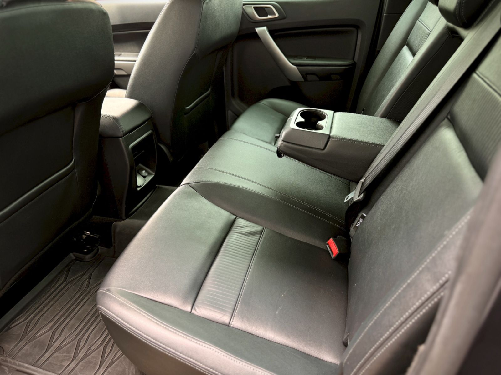 Fahrzeugabbildung Ford Ranger 2.0 TDCI Limited Doppelkabine 4x4