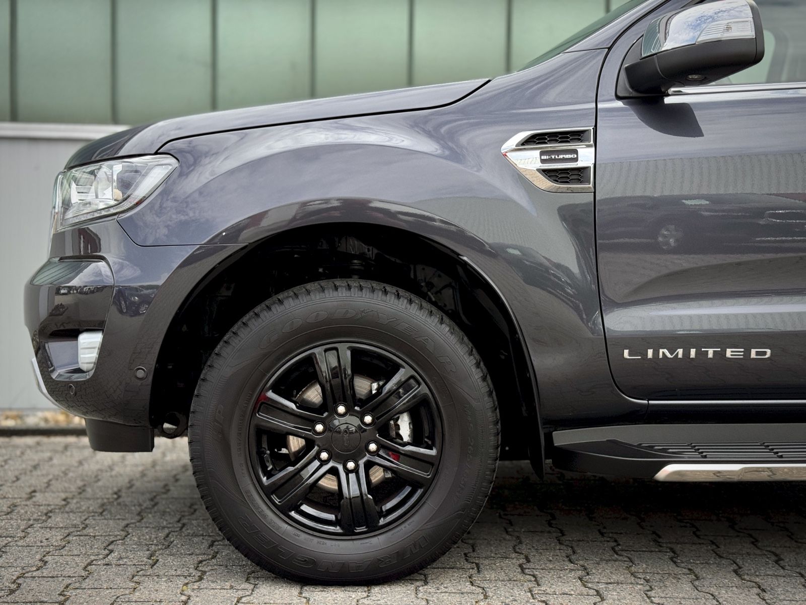 Fahrzeugabbildung Ford Ranger 2.0 TDCI Limited Doppelkabine 4x4