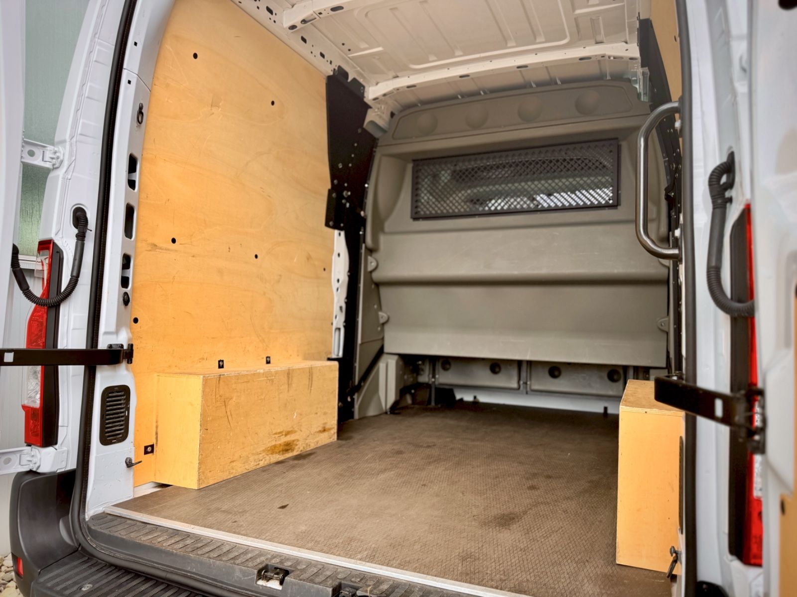 Fahrzeugabbildung Renault Master III Kasten L2H2 Doka *7-SITZE|PDC|KLIMA*