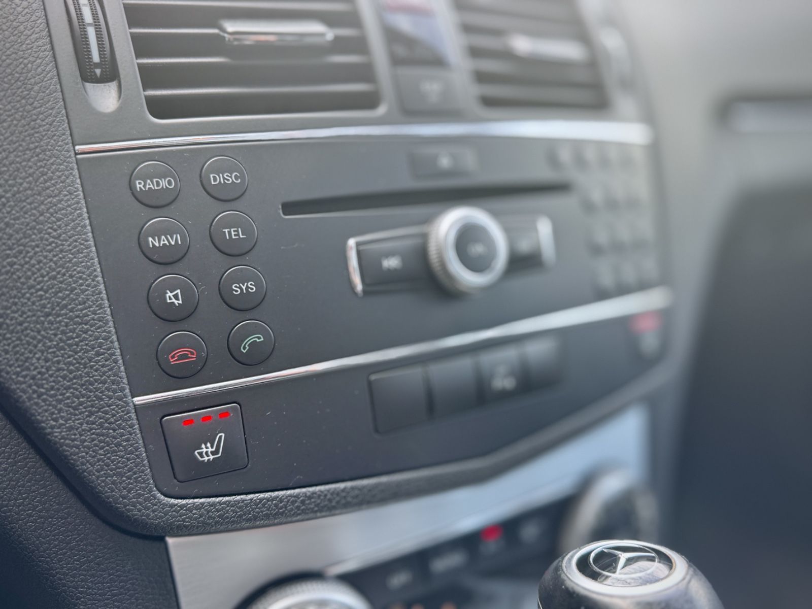 Fahrzeugabbildung Mercedes-Benz C 180 K Avantgarde *XENON|NAVI|PANORAMA*