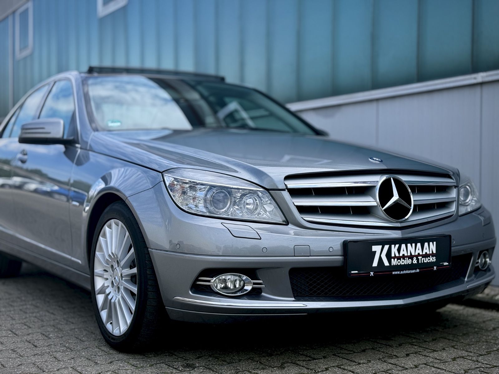 Fahrzeugabbildung Mercedes-Benz C 180 K Avantgarde *XENON|NAVI|PANORAMA*