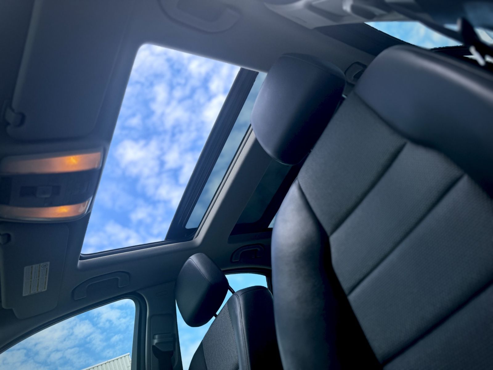Fahrzeugabbildung Mercedes-Benz C 180 K Avantgarde *XENON|NAVI|PANORAMA*