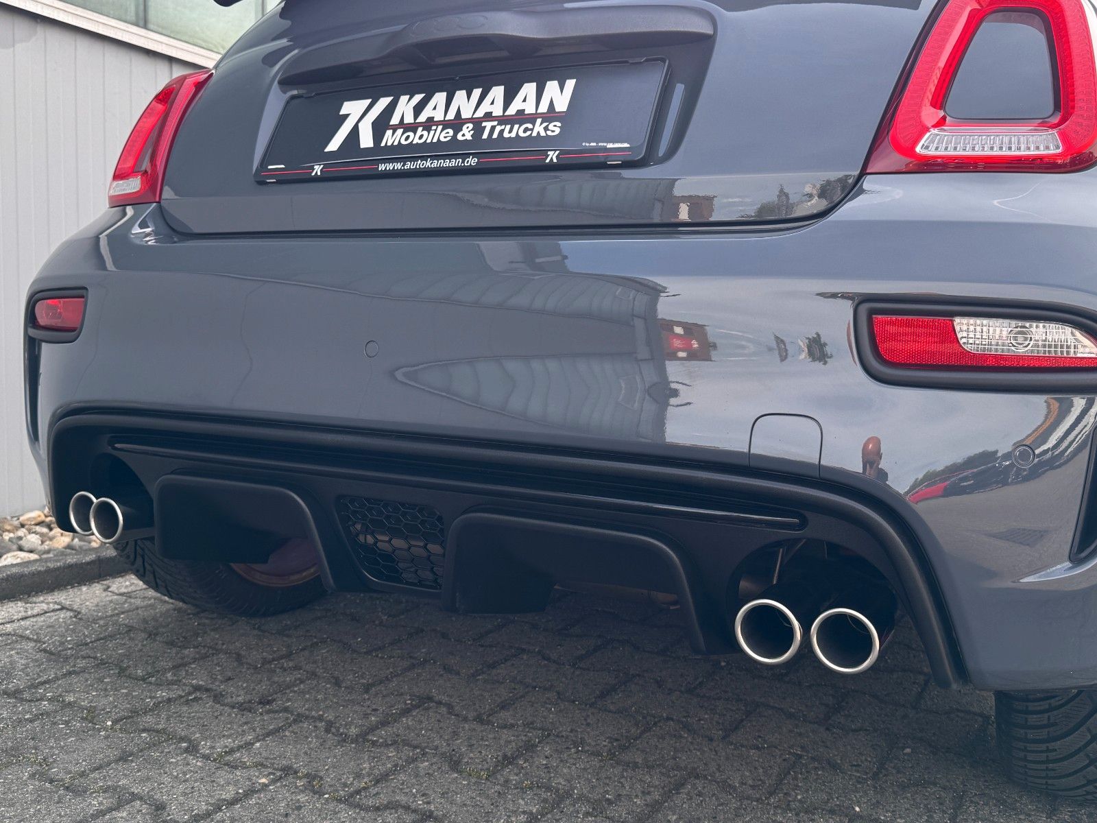 Fahrzeugabbildung Abarth 595 Cabriolet Competizione*LEDER|NAVI|PDC|STYLE*