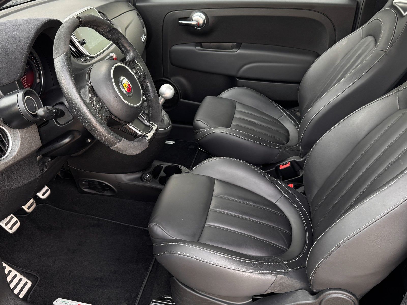 Fahrzeugabbildung Abarth 595 Cabriolet Competizione*LEDER|NAVI|PDC|STYLE*