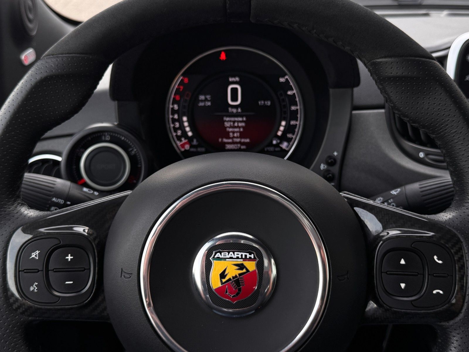 Fahrzeugabbildung Abarth 595 Cabriolet Competizione*LEDER|NAVI|PDC|STYLE*