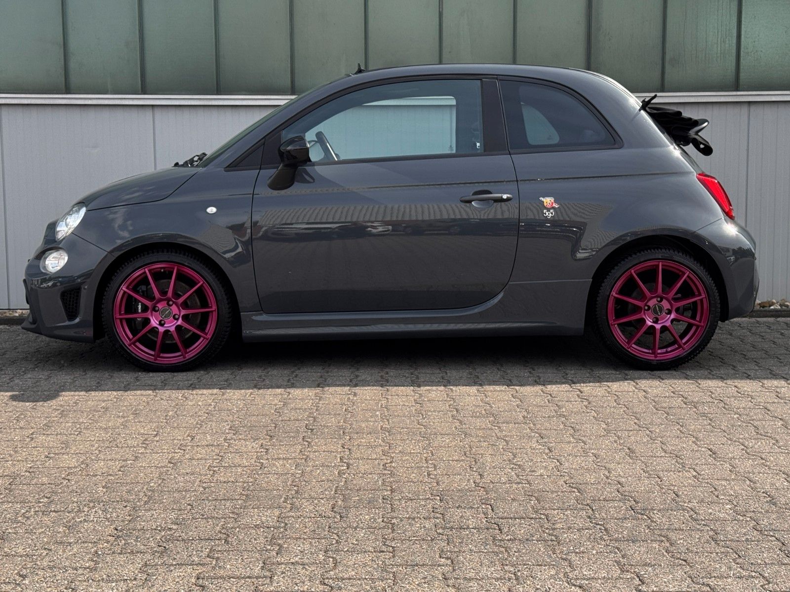 Fahrzeugabbildung Abarth 595 Cabriolet Competizione*LEDER|NAVI|PDC|STYLE*