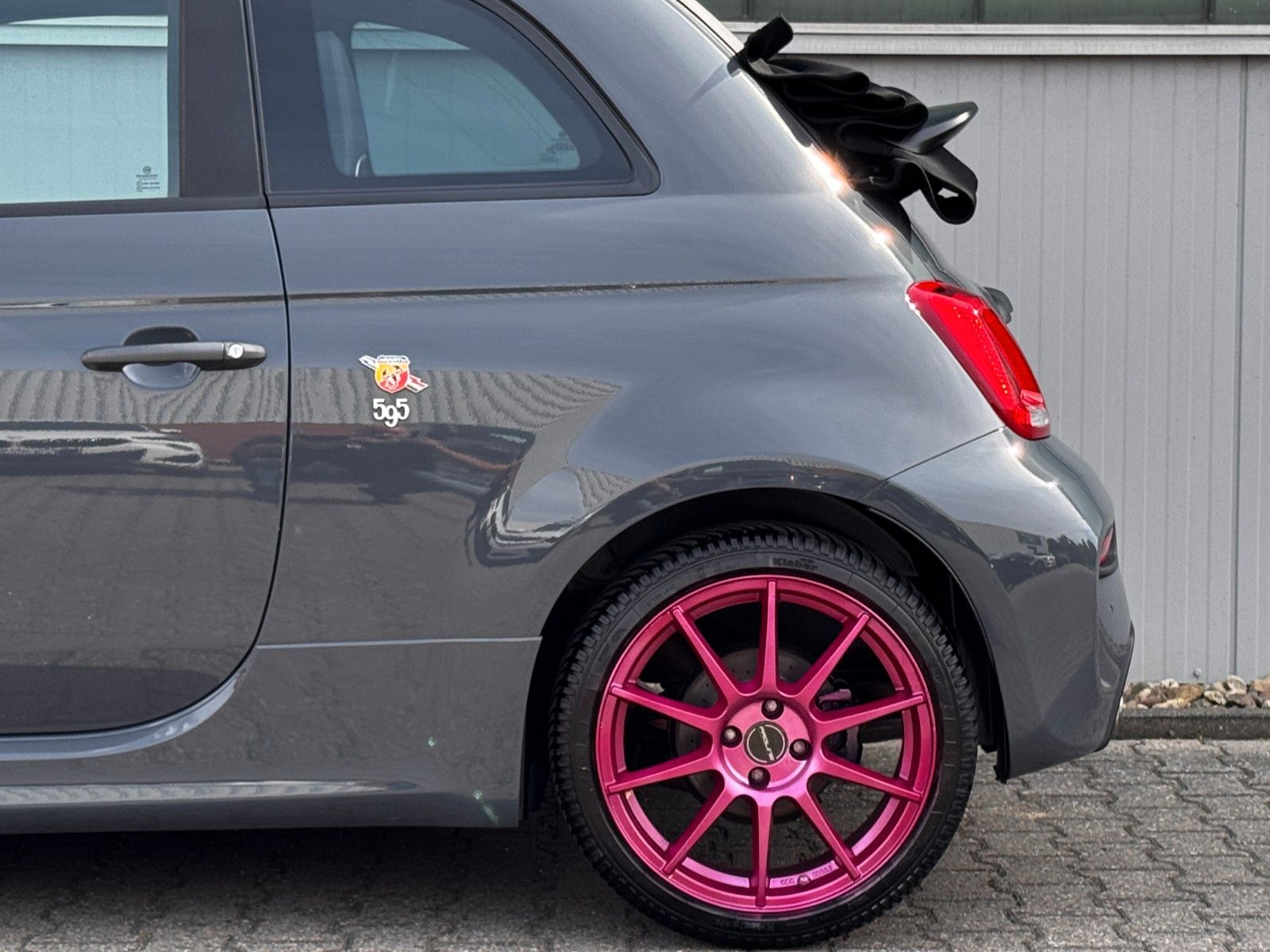 Fahrzeugabbildung Abarth 595 Cabriolet Competizione*LEDER|NAVI|PDC|STYLE*