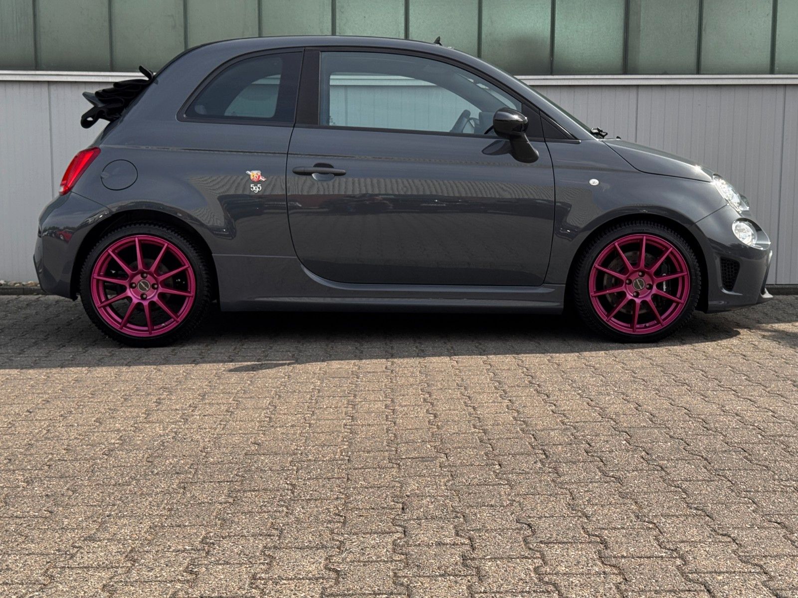 Fahrzeugabbildung Abarth 595 Cabriolet Competizione*LEDER|NAVI|PDC|STYLE*