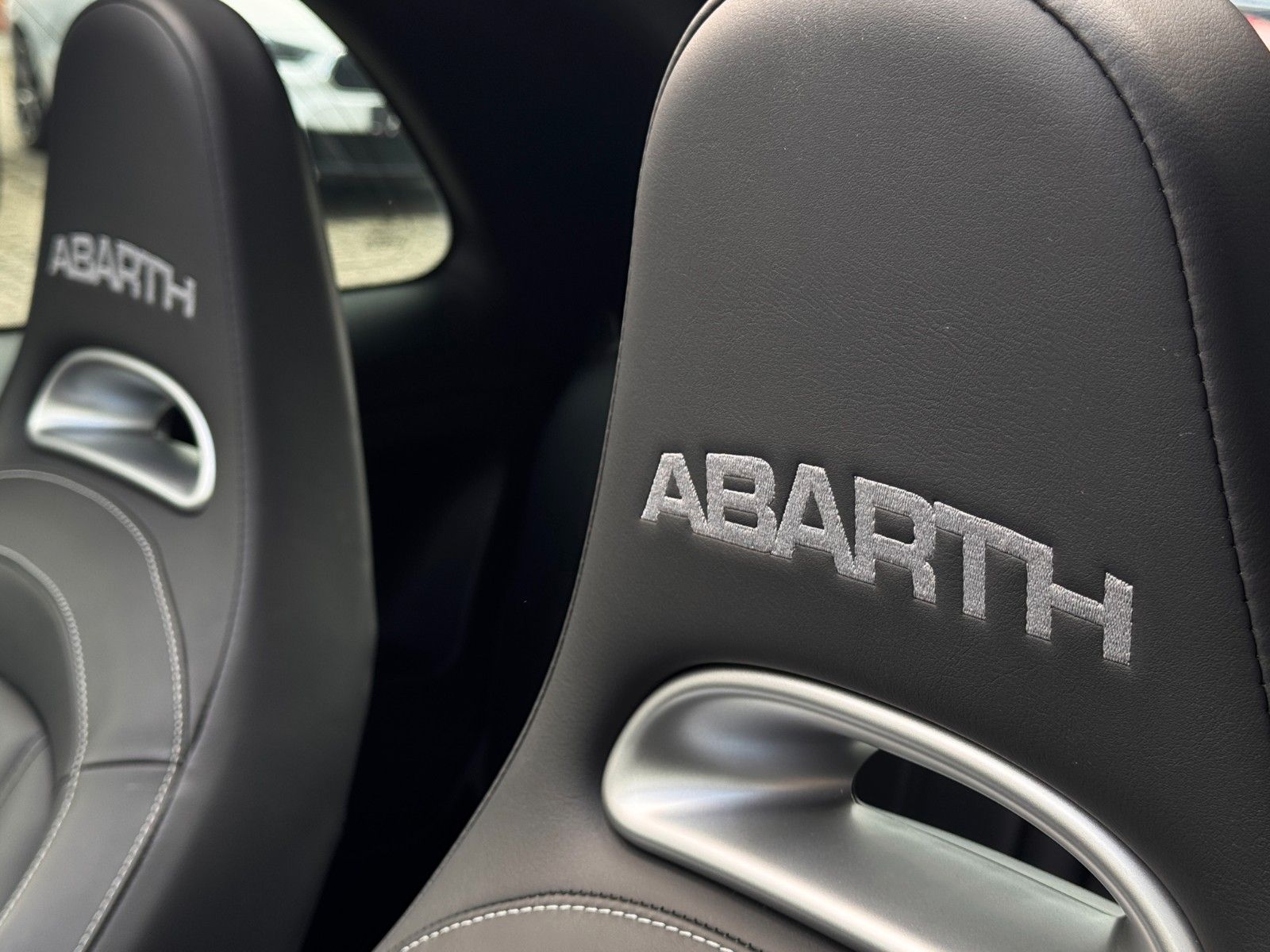 Fahrzeugabbildung Fiat Abarth 595 C Competizione*LEDER|NAVI|PDC|STYLE*