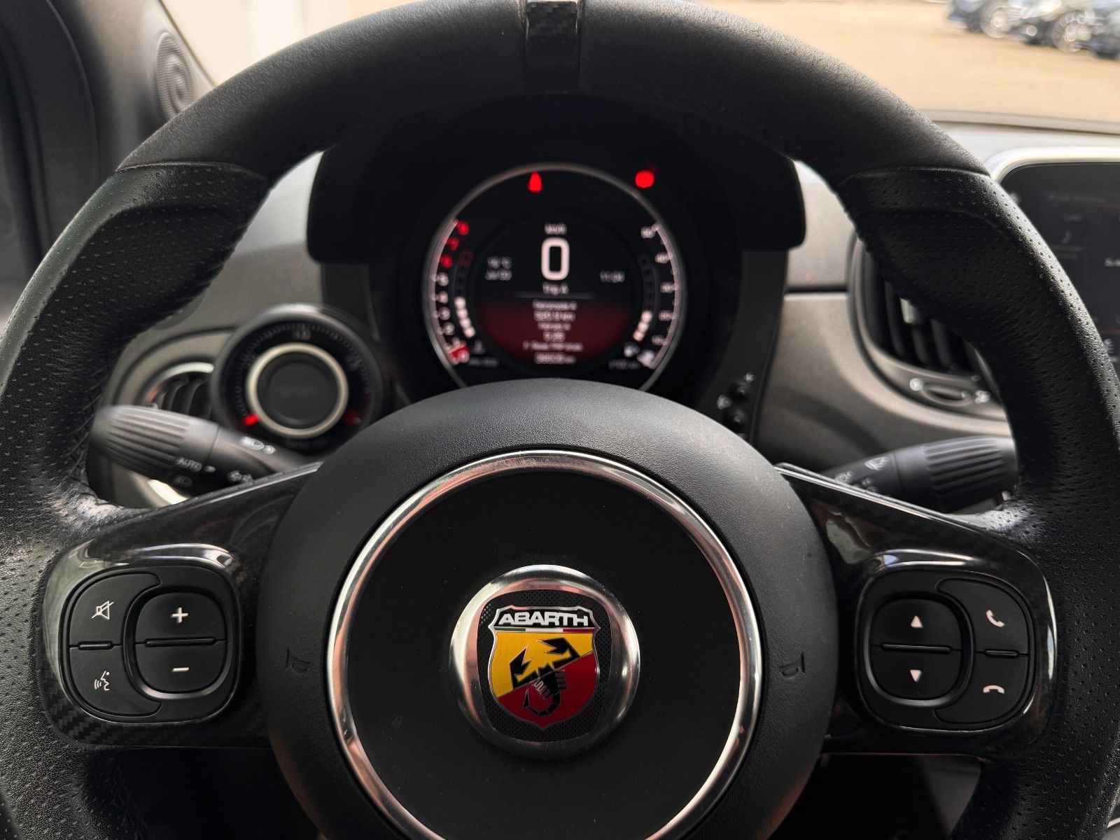 Fahrzeugabbildung Fiat Abarth 595 C Competizione*LEDER|NAVI|PDC|STYLE*