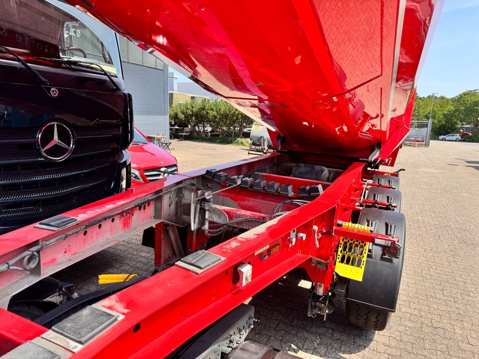 Fahrzeugabbildung Kempf SKM 35/3  Alu Mulde ca.28m³ el. Verdeck  5.020Kg