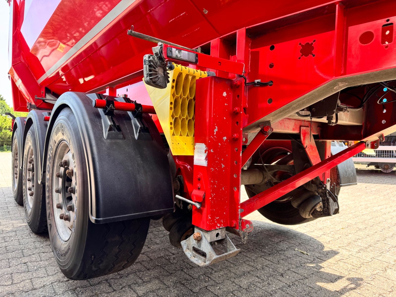 Fahrzeugabbildung Kempf SKM 35/3  Alu Mulde ca.28m³ el. Verdeck  5.020Kg